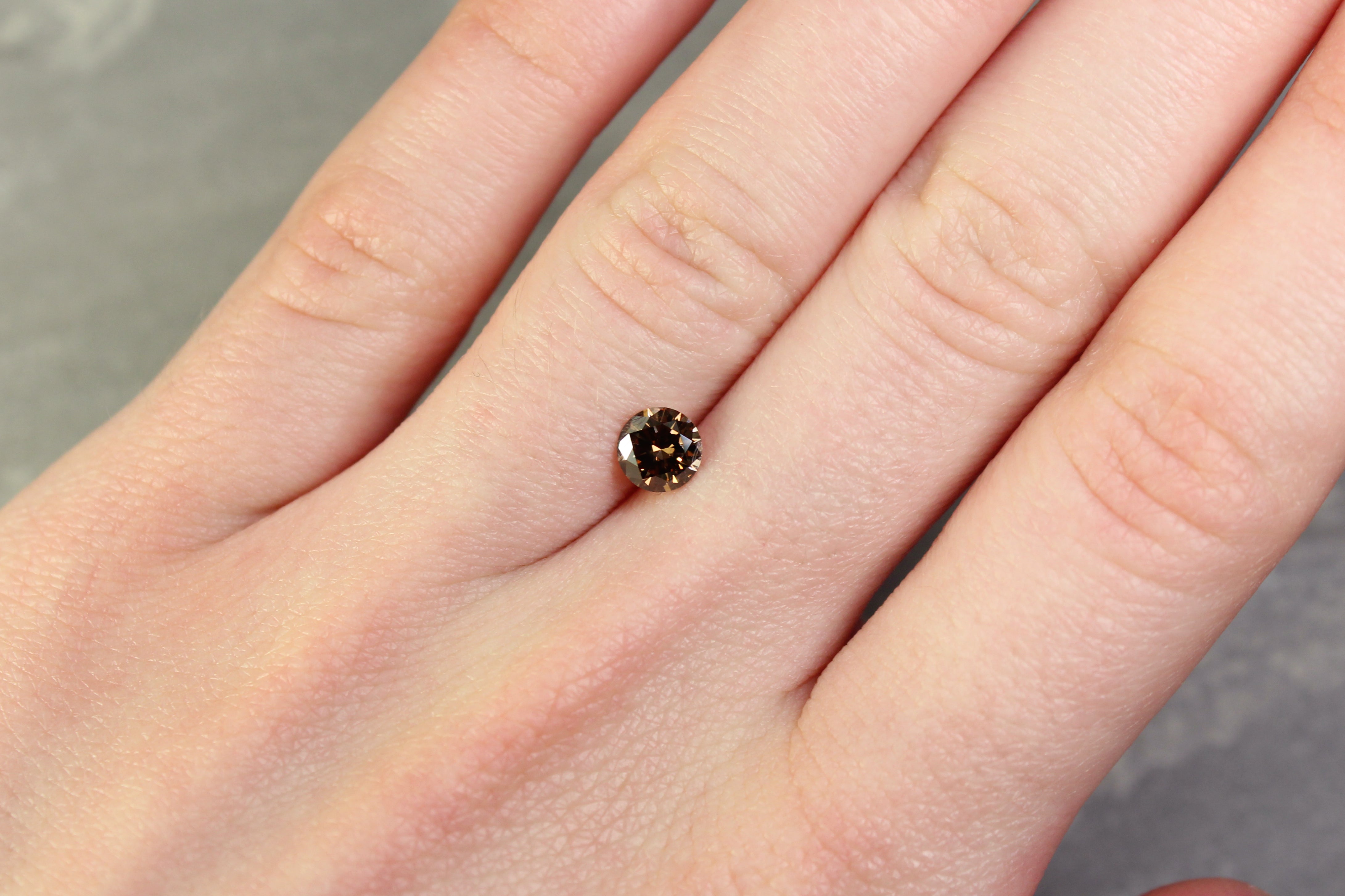 0.60ct Deep Brown, Round Diamond, SI1 - 5.54 - 5.59 x 3.23mm