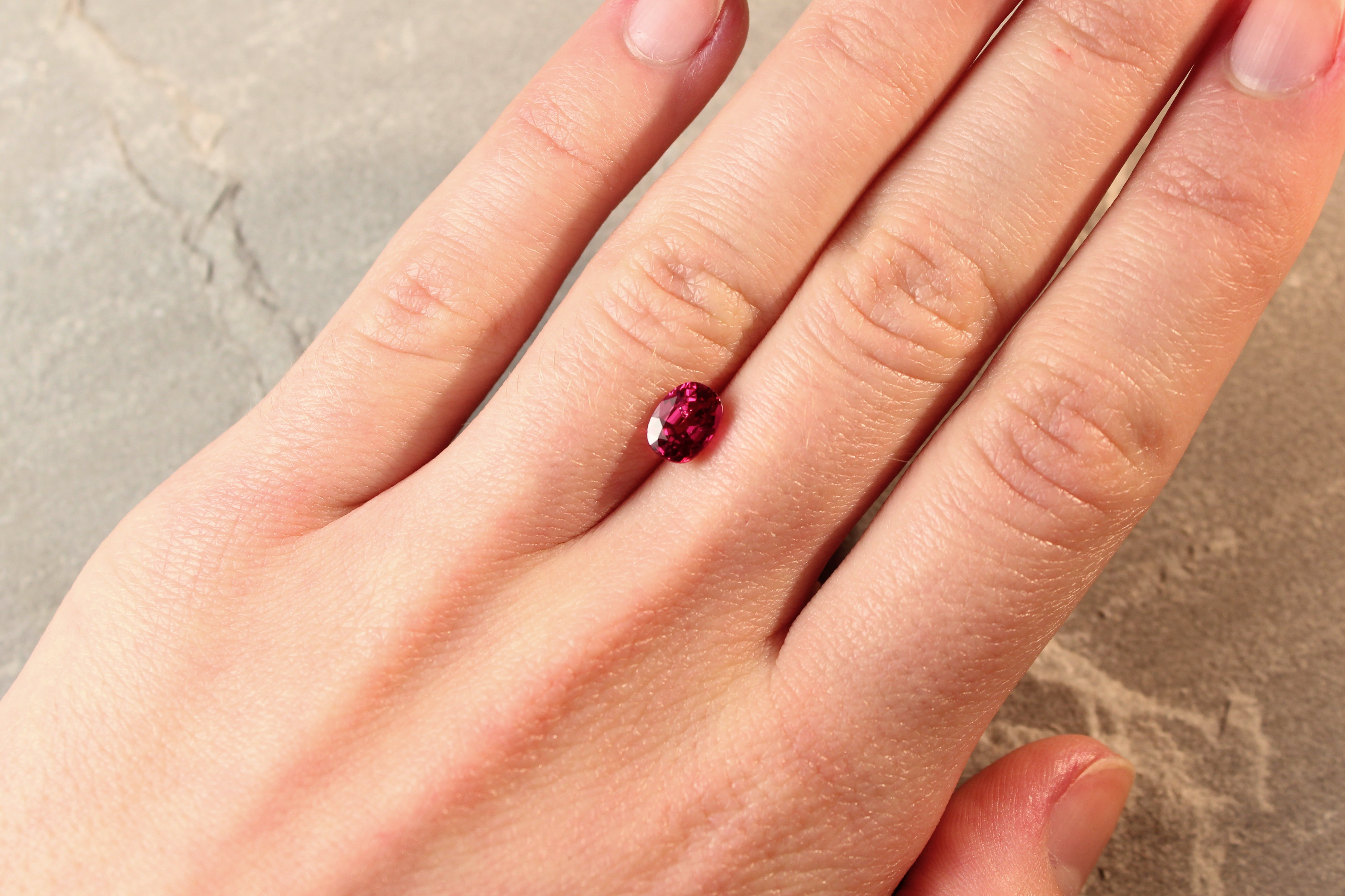 1.38ct Oval Ruby, Heated, Thailand - 7.14 x 5.37 x 4.00mm