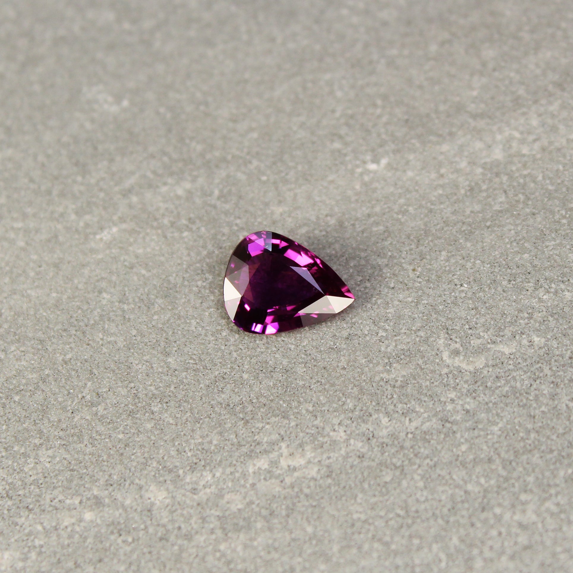 2.01ct Purple, Pear Shape Sapphire, No Heat, Sri Lanka - 9.61 x 7.50 x 3.61mm