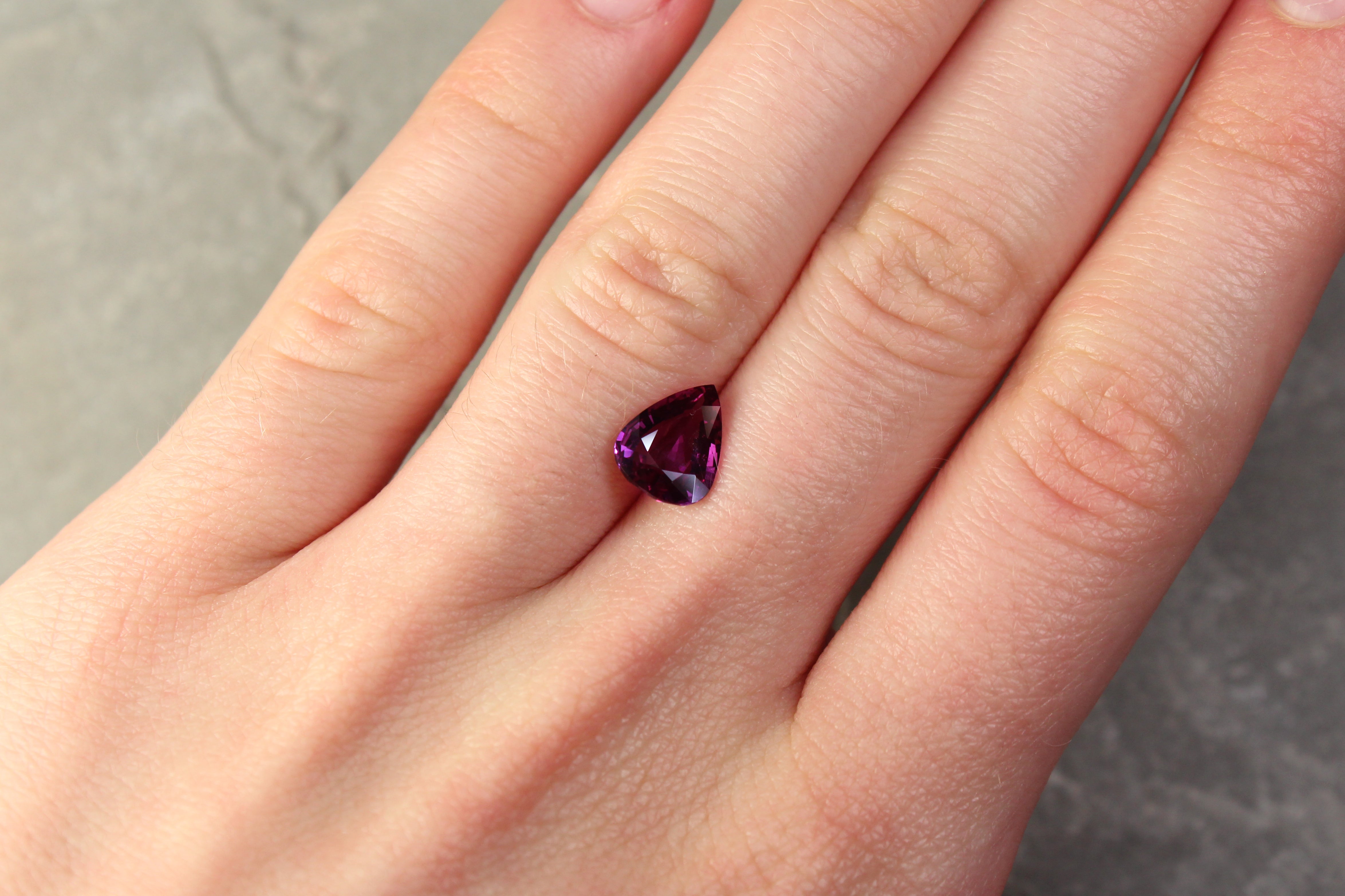 2.01ct Purple, Pear Shape Sapphire, No Heat, Sri Lanka - 9.61 x 7.50 x 3.61mm