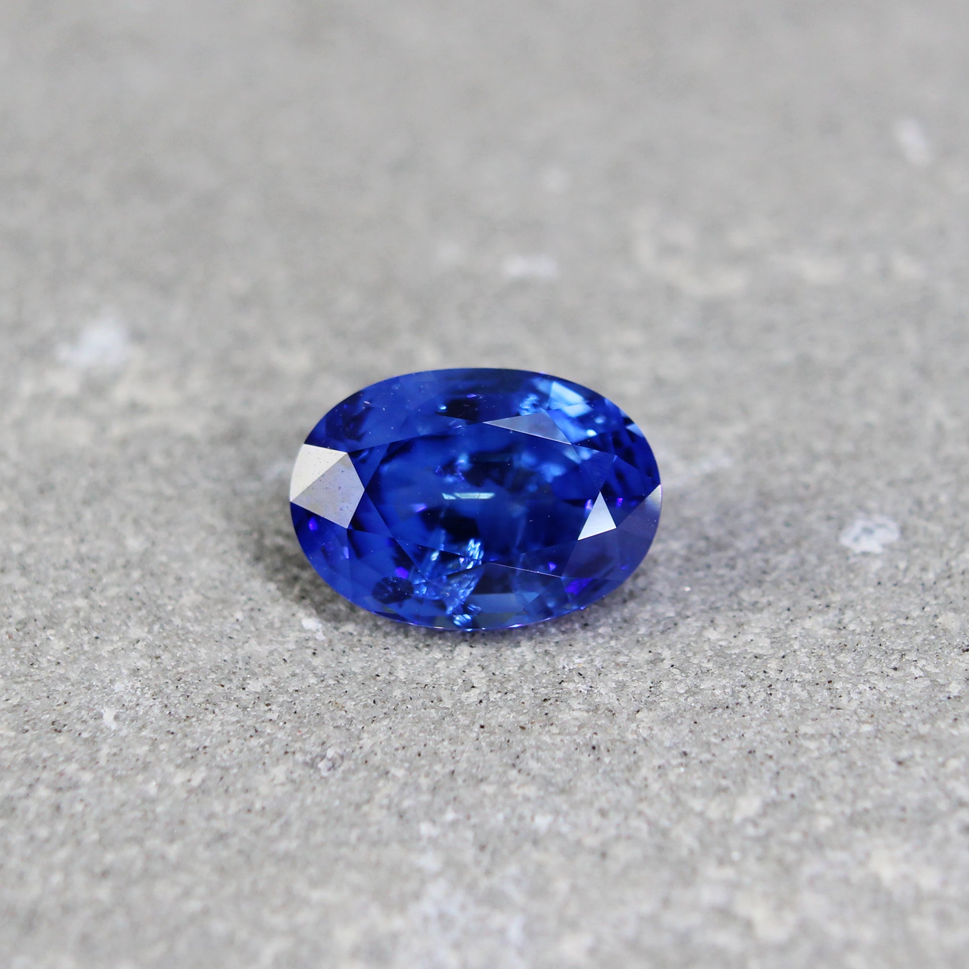2.11ct Oval Sapphire, Heated, Sri Lanka - 8.85 x 6.25 x 4.39mm