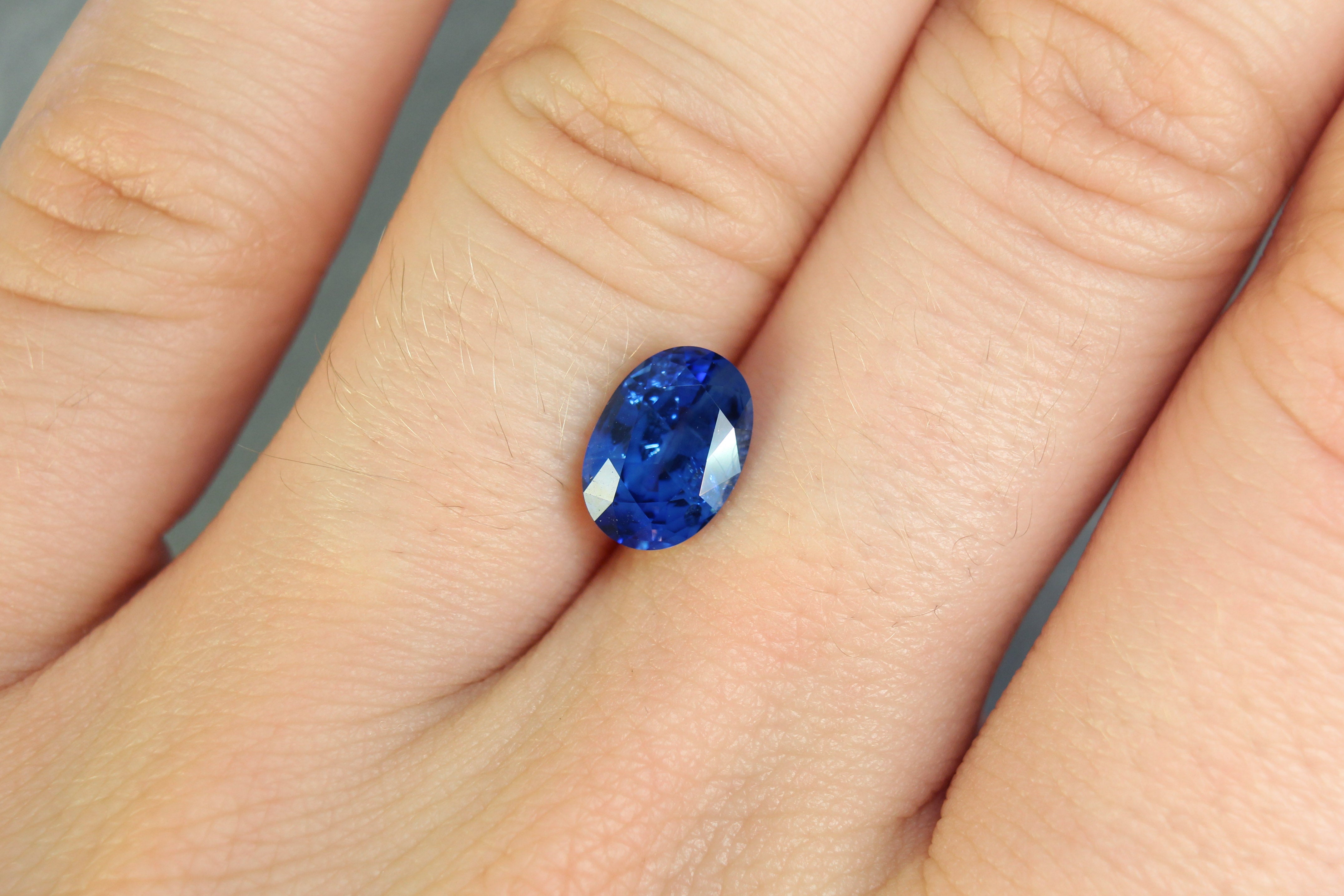 2.11ct Oval Sapphire, Heated, Sri Lanka - 8.85 x 6.25 x 4.39mm