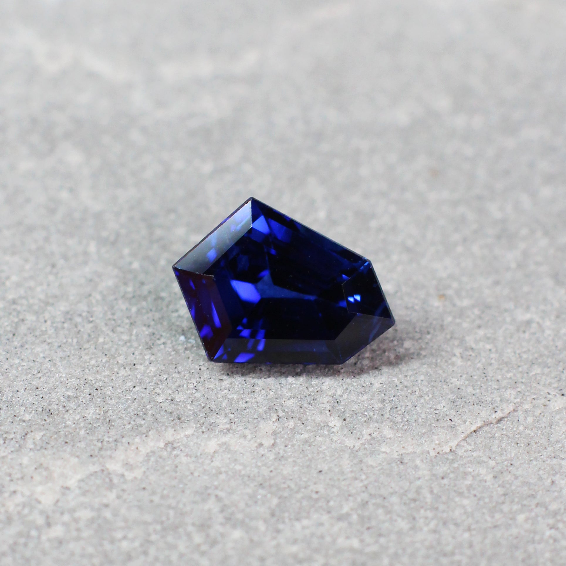 2.31ct Shield Sapphire, Sri Lanka - 9.94 x 7.30 x 4.62mm