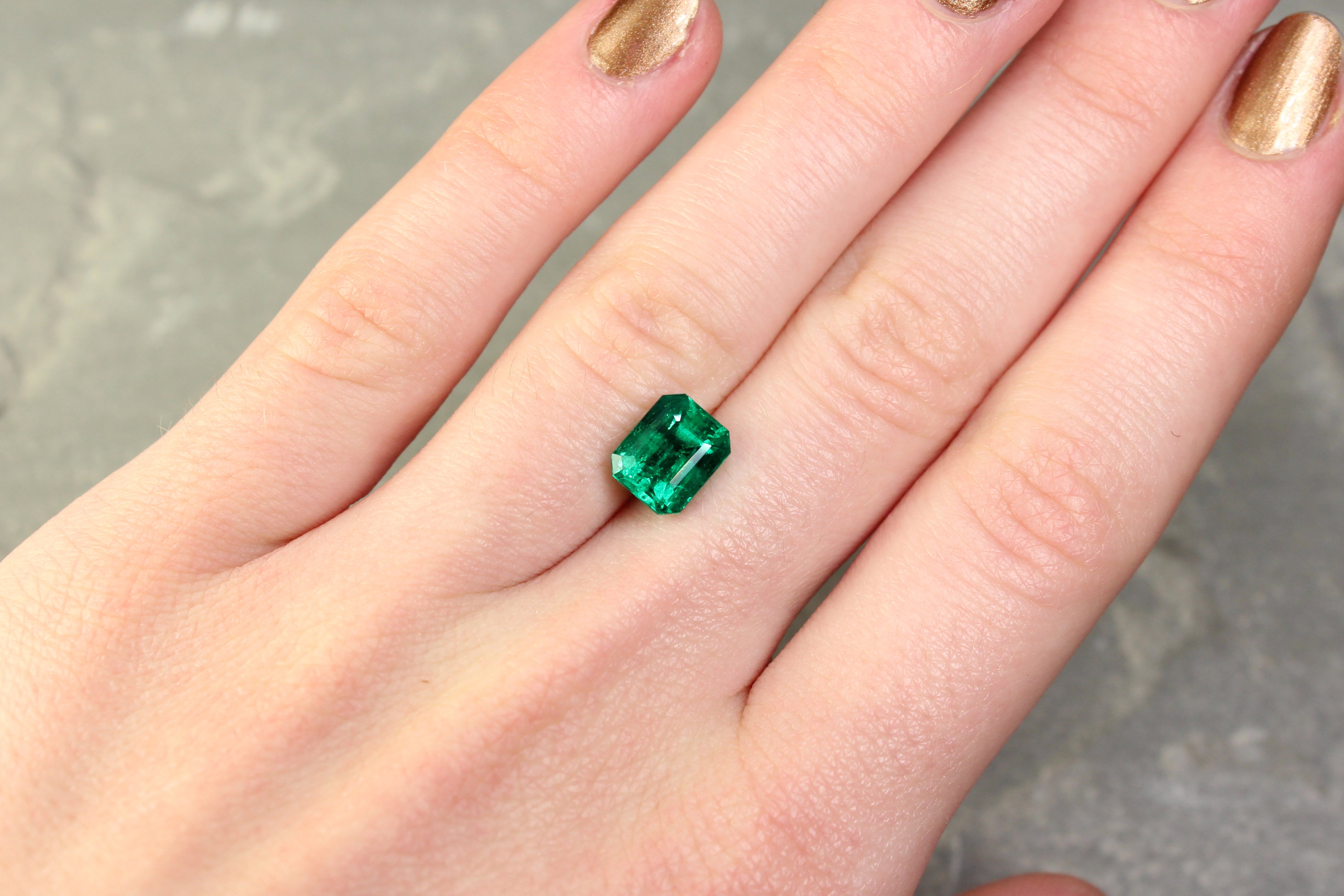 2.59ct Octagon Emerald, Moderate Oil, Afghanistan - 8.64 x 7.03 x 6.01mm