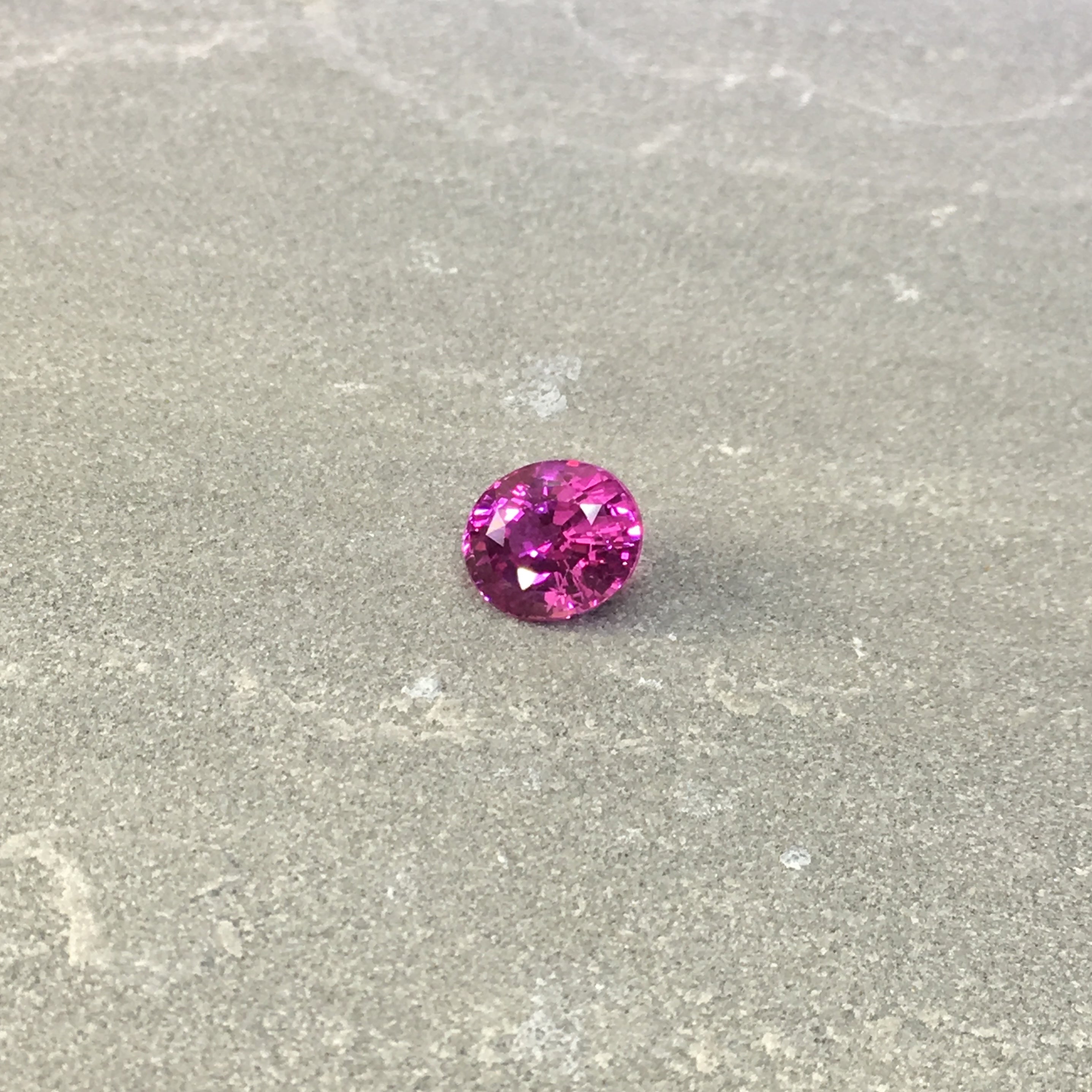 3.53ct Purplish Pink, Oval Sapphire, No Heat, Sri Lanka - 9.20 x 7.93 x 5.88mm