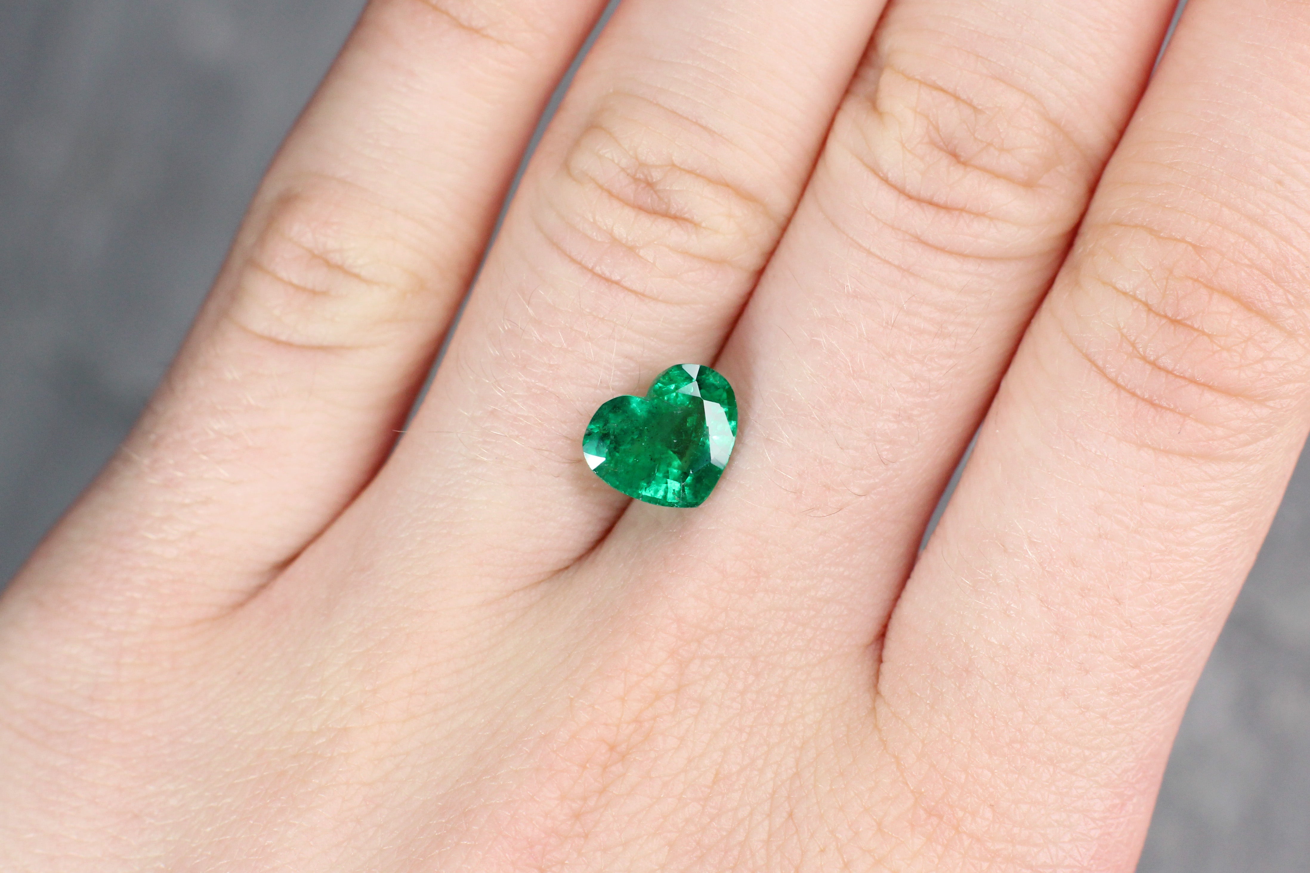 2.34ct Heart Shape Emerald, Moderate Oil, Zambia - 8.38 x 10.07 x 5.08mm