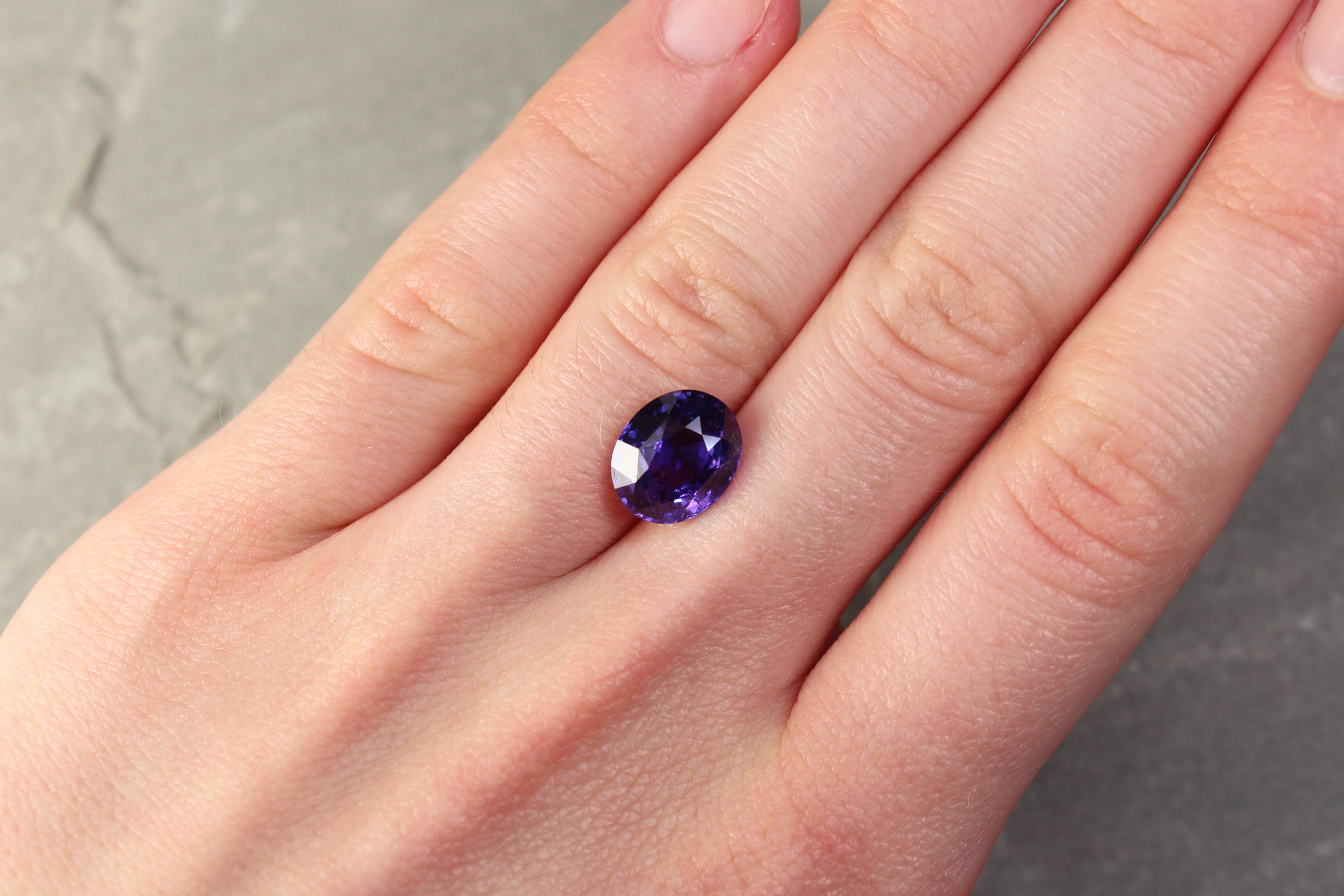 4.52ct Oval, Purple Sapphire, No Heat, Madagascar - 10.80 x 8.88 x 5.62mm