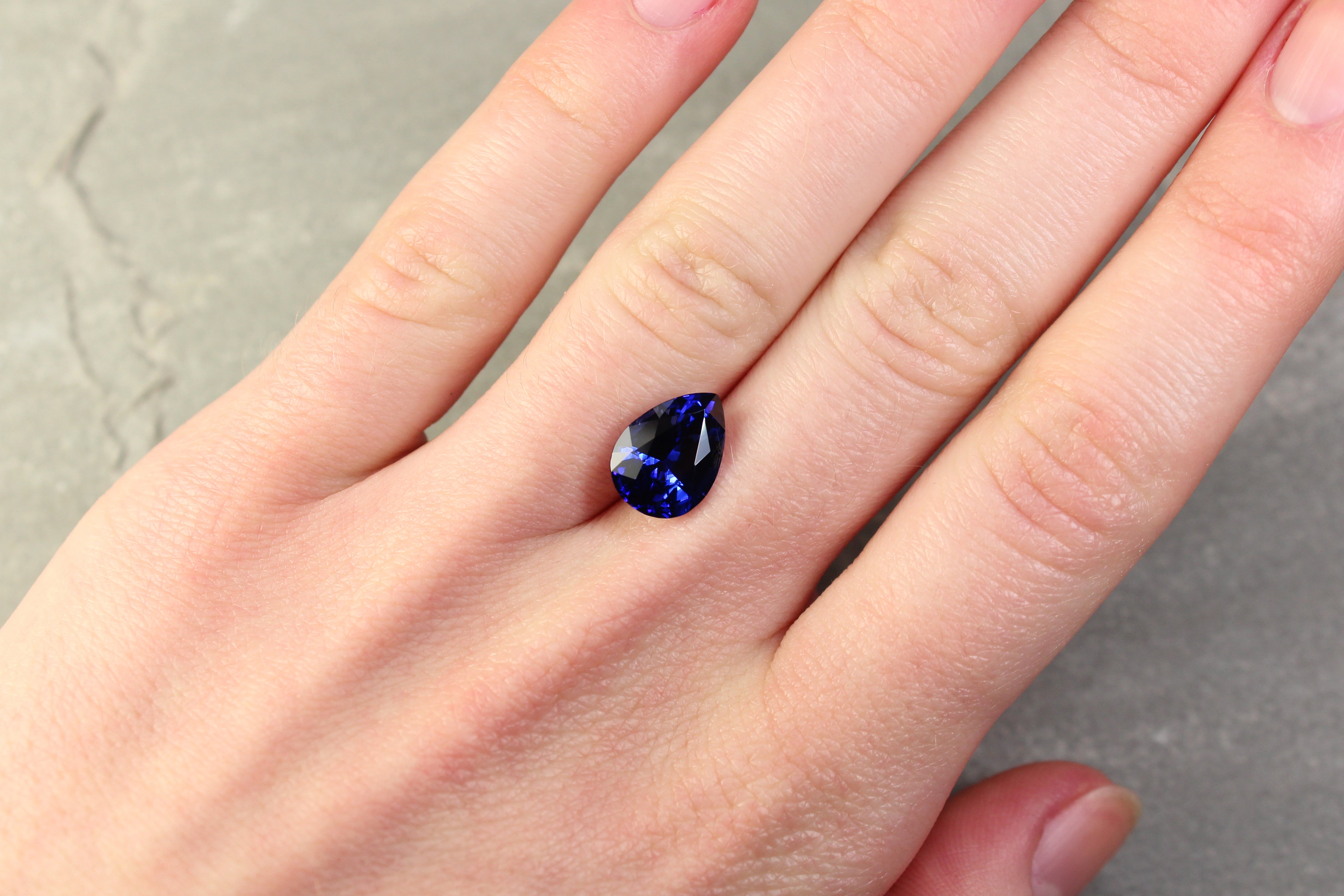 4.74ct Pear Shape Sapphire, Heated, Sri Lanka - 11.70 x 8.65 x 6.30mm