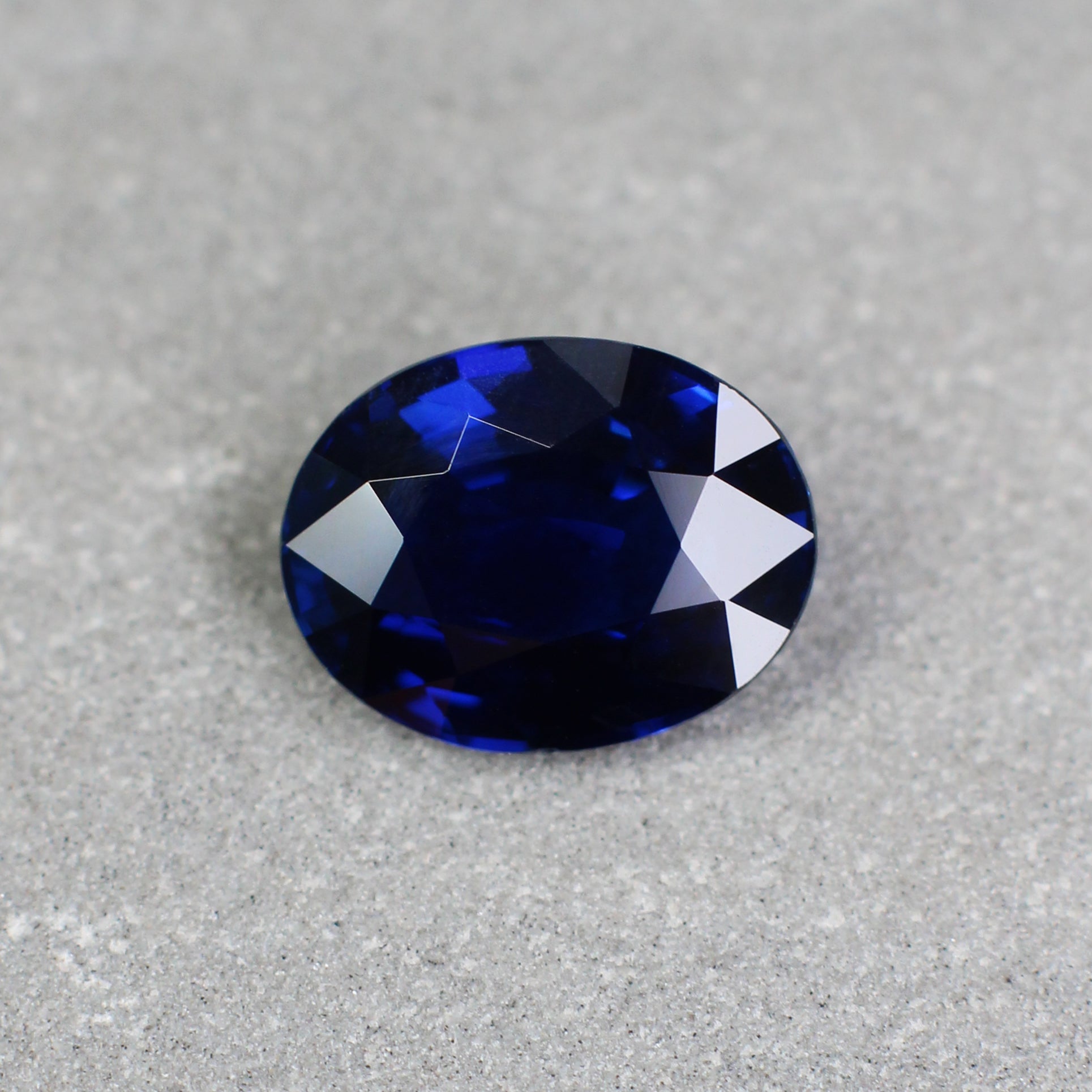 5.02ct Vivid, Royal Blue, Oval Sapphire, No Heat, Sri Lanka - 11.99 x 9.30 x 5.03mm