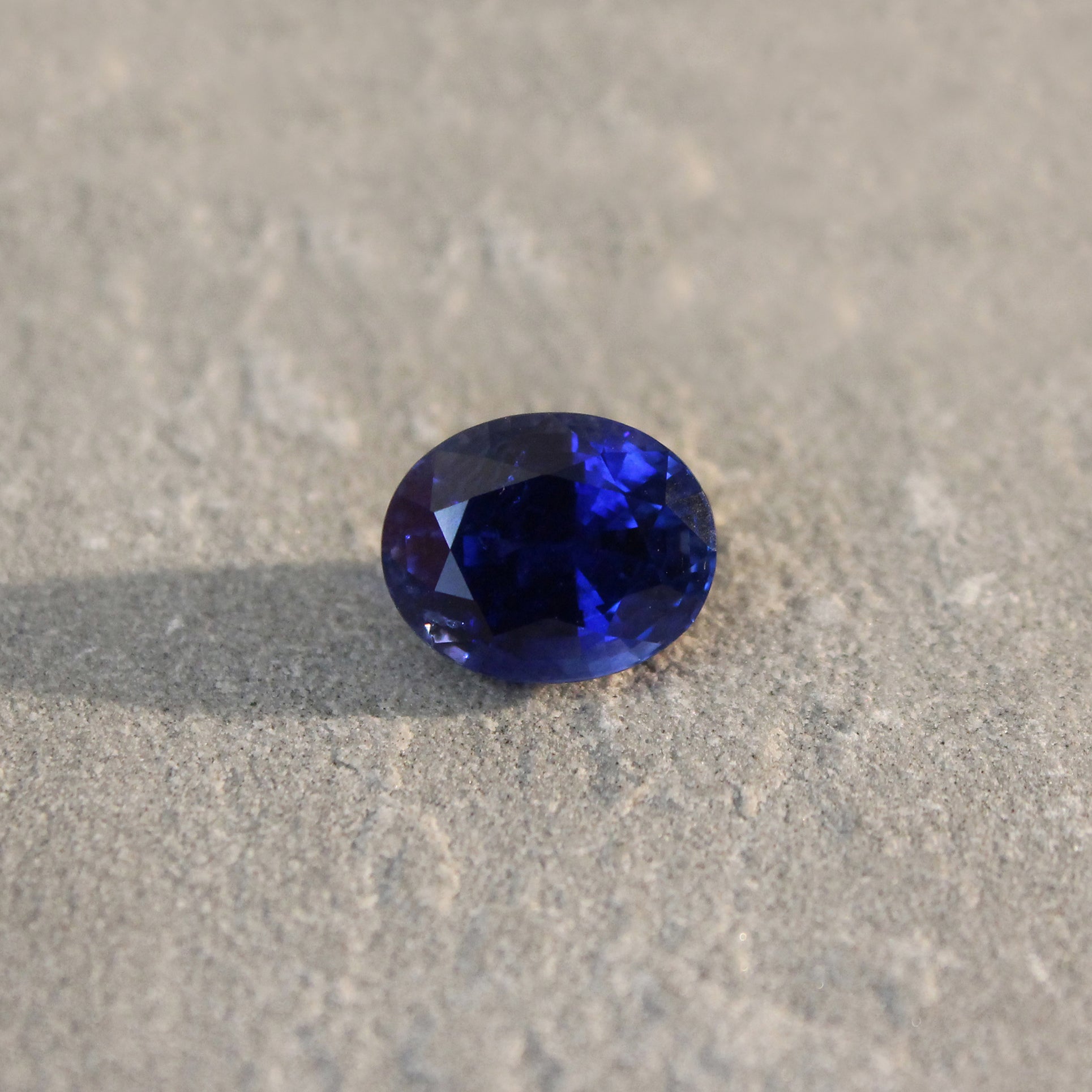 5.20ct Vivid, Royal Blue, Oval Sapphire, Sri Lanka - 10.45 x 8.46 x 6.86mm