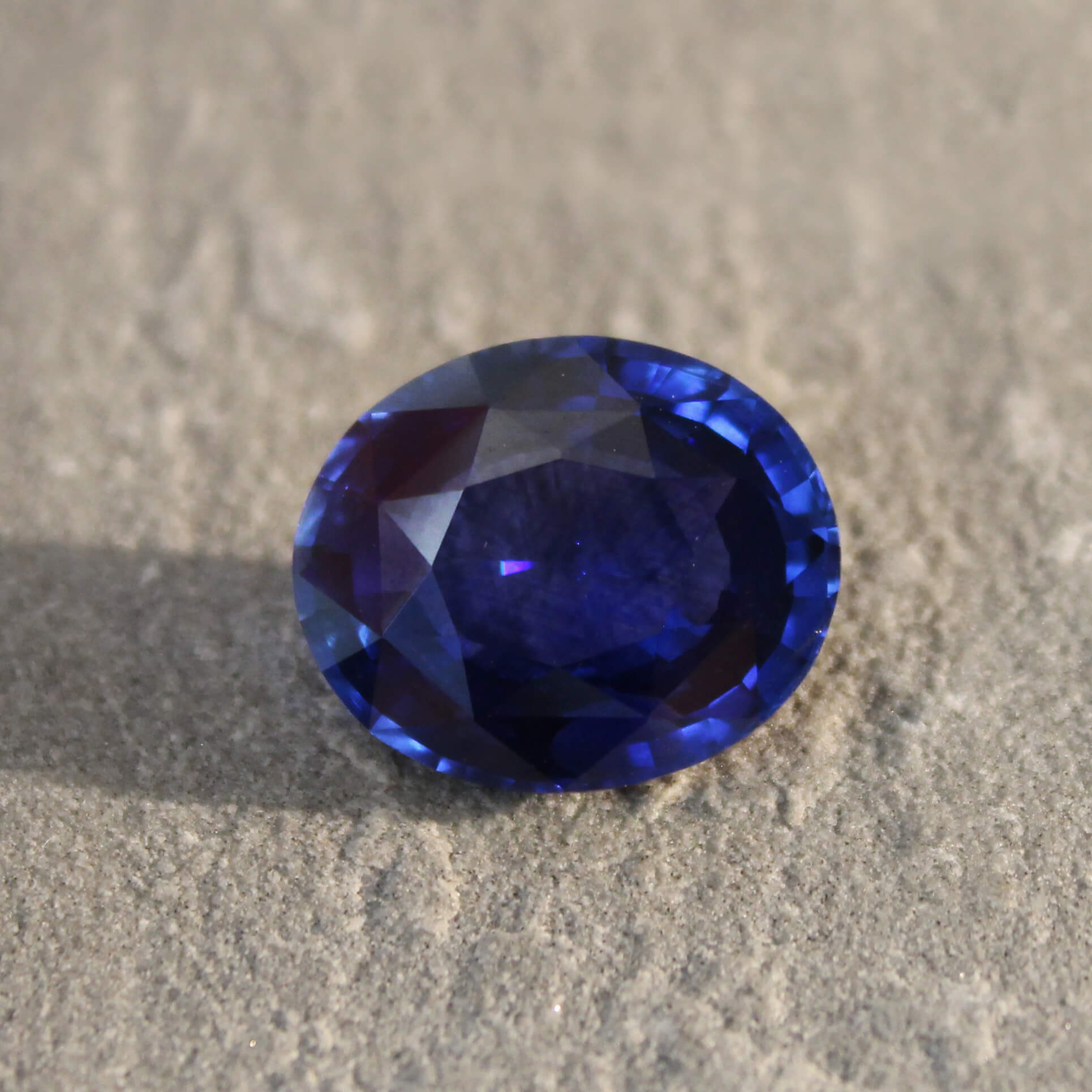 9.59ct Vivid, Royal Blue, Oval Sapphire, Sri Lanka - 14.17 x 12.23 x 6.45mm