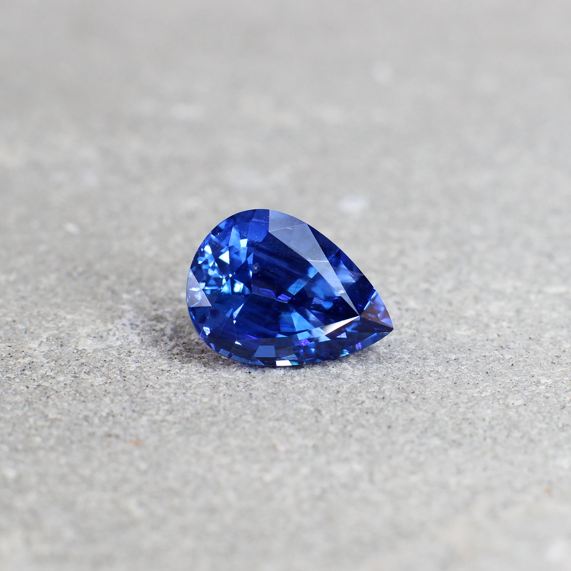 2.52ct Pear Shape Sapphire, Sri Lanka - 9.48 x 6.92 x 5.10mm