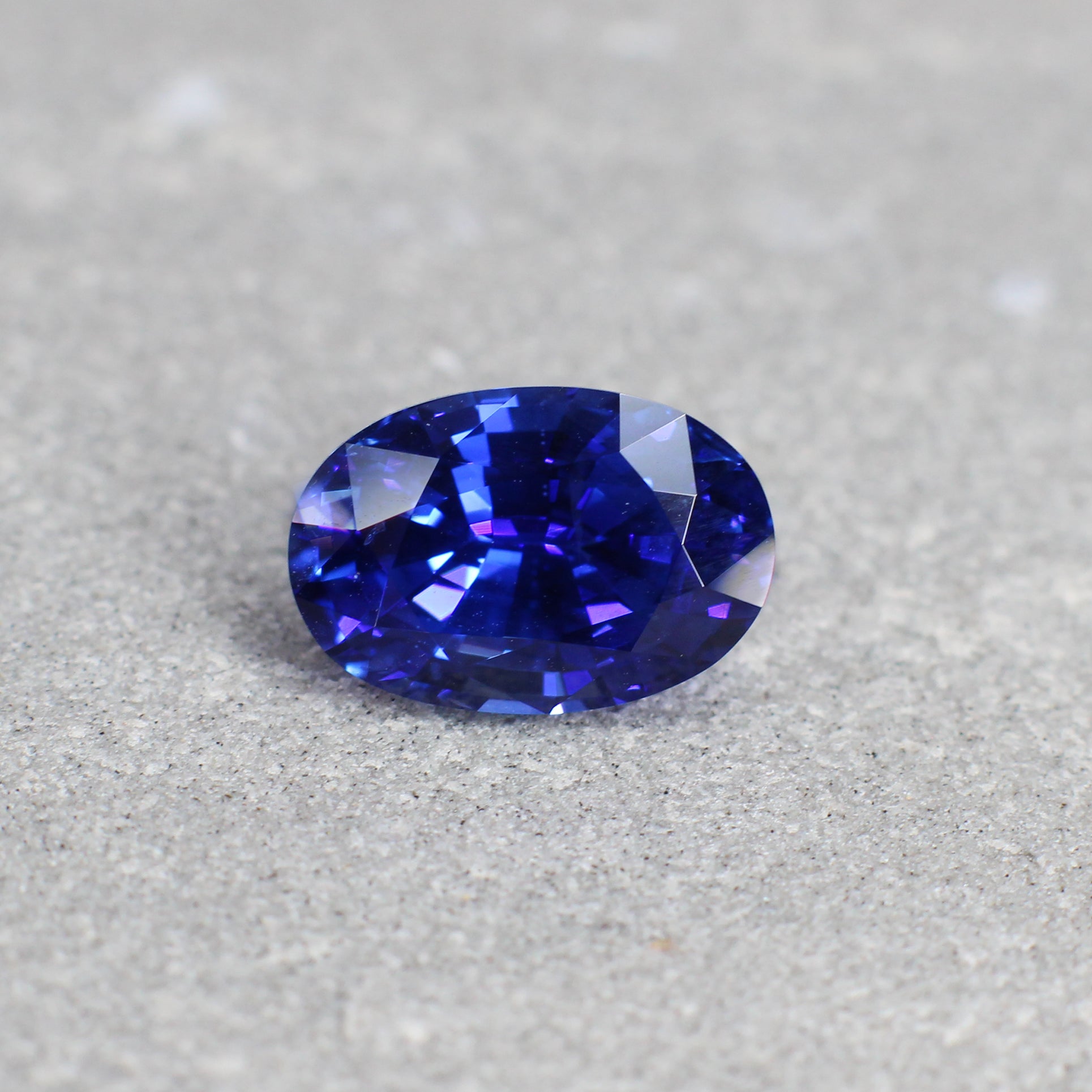 3.36ct Vivid, Royal Blue, Oval Sapphire, Sri Lanka - 10.28 x 6.92 x 5.56mm