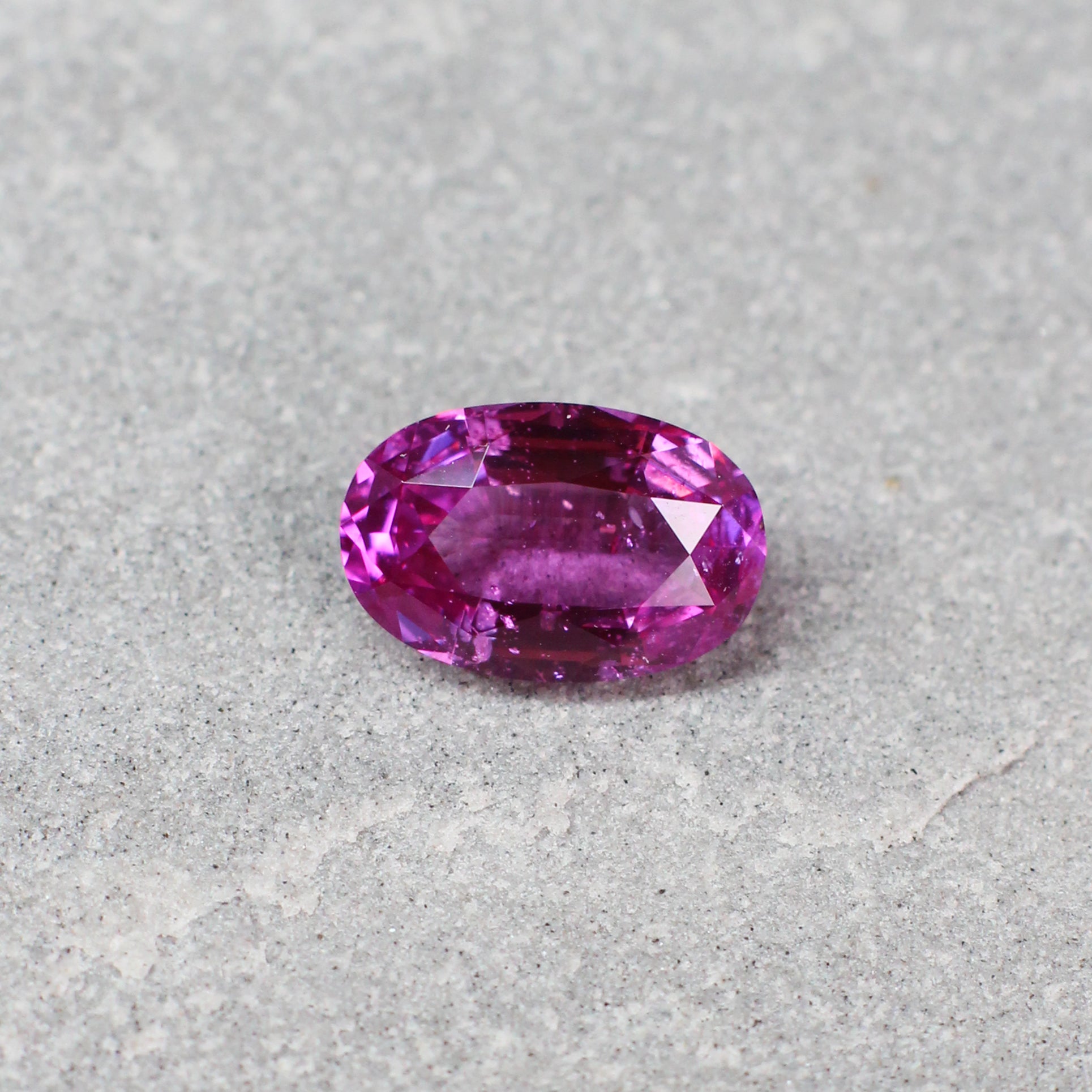 1.94ct Pink, Oval Sapphire, Madagascar - 9.38 x 6.14 x 3.68mm