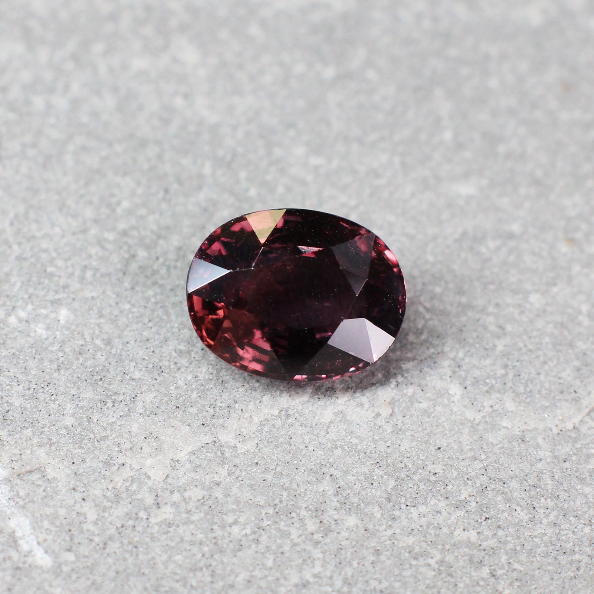 2.59ct Brownish Pink, Oval Sapphire, East Africa - 9.12 x 7.12 x 4.43mm