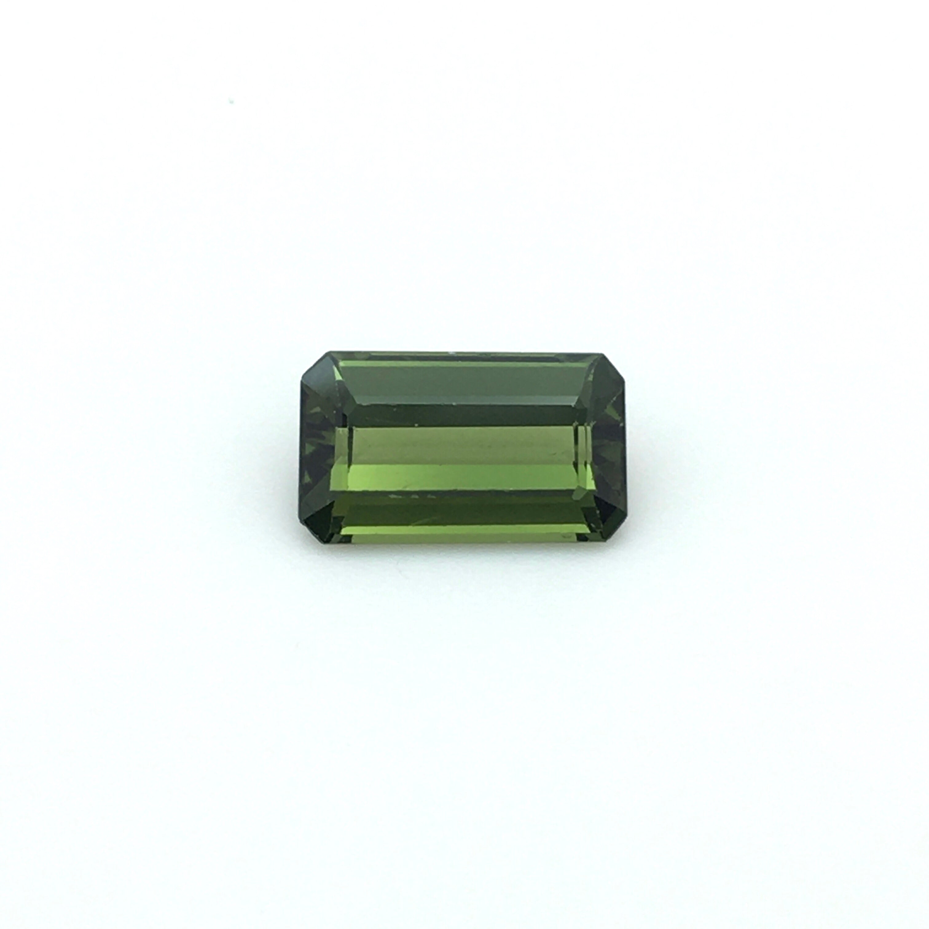 Fancy Sapphire, Yellowish green, Octagon, Untreated, Unknown
