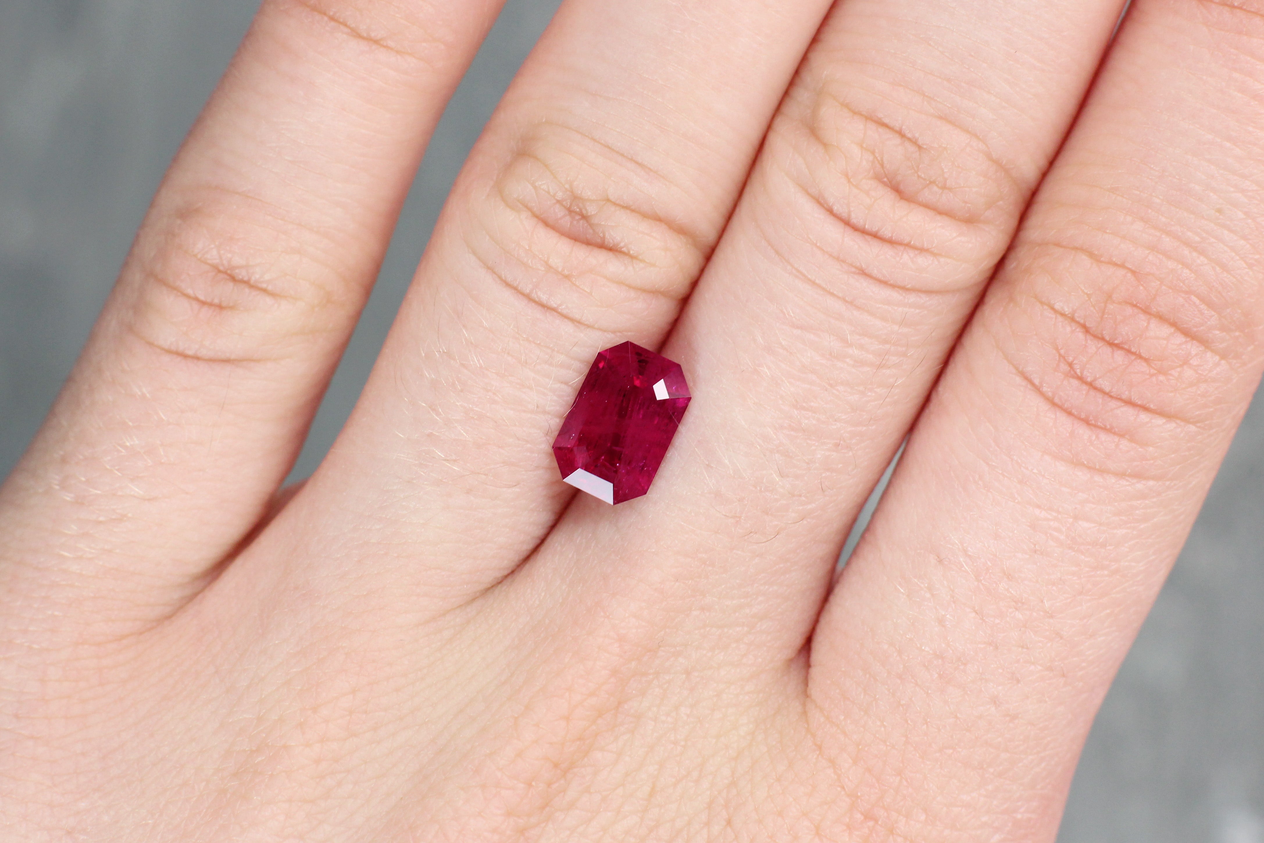2.60ct Purplish Red, Octagon Ruby, H(b), Thailand - 9.75 x 6.60 x 4.07mm