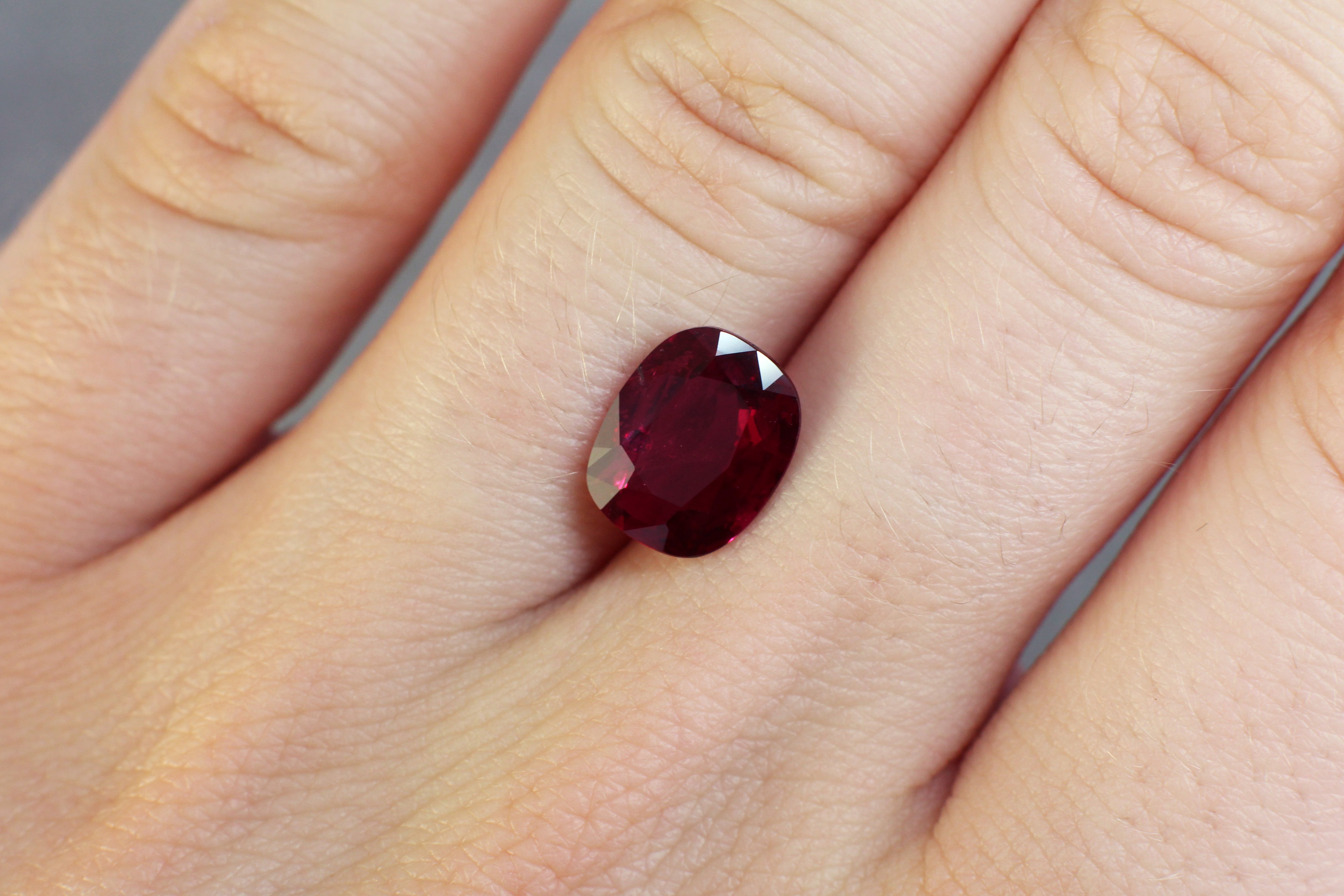 2.91ct Cushion Ruby, H(b), Thailand - 10.03 x 7.99 x 3.86mm
