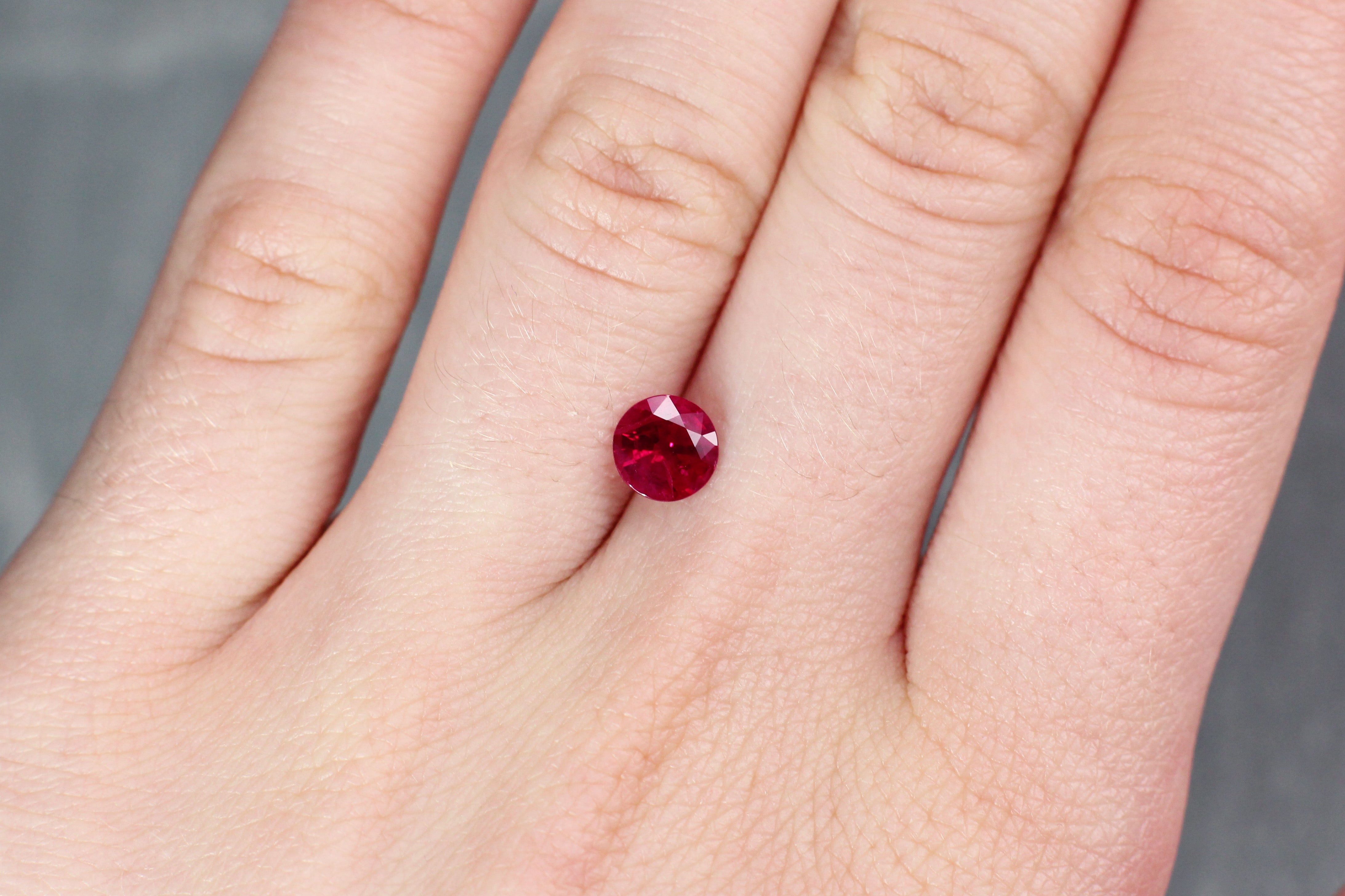 1.15ct Round Ruby, H(a), Myanmar - 6.25 - 6.32 x 3.77mm