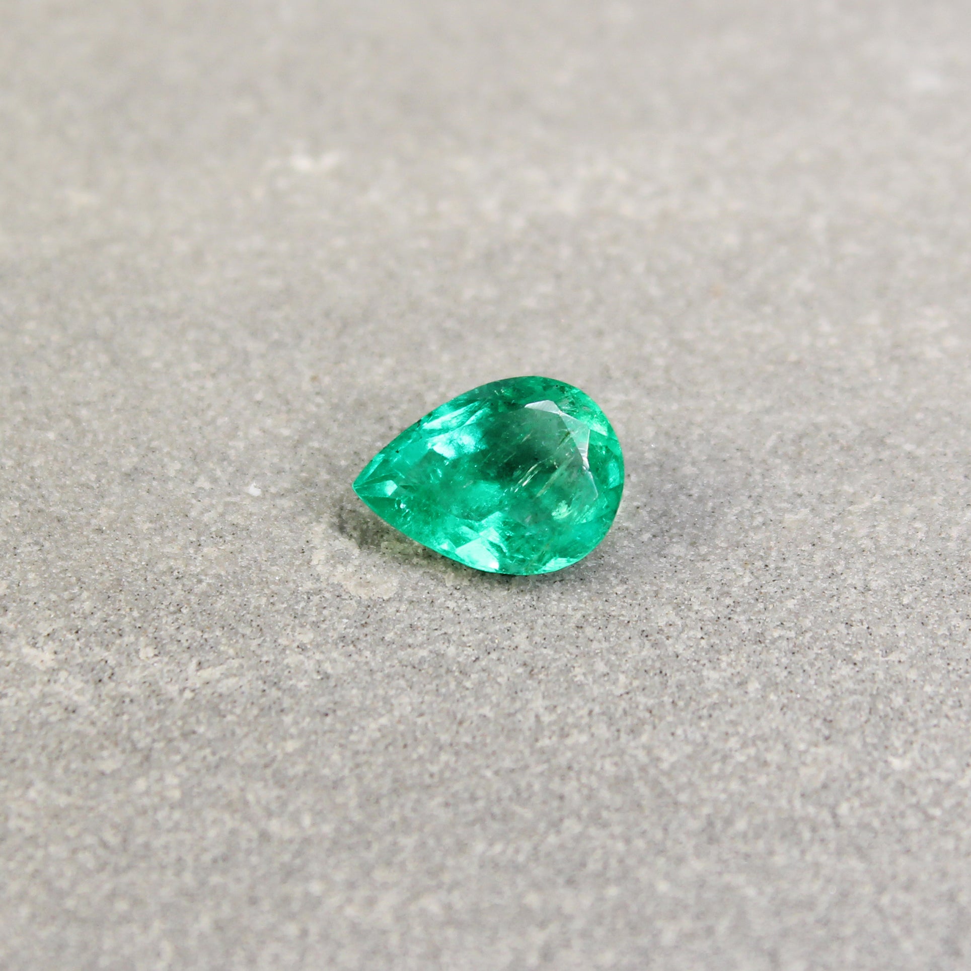 1.17ct Pear Shape Emerald, Moderate Oil, Colombia - 8.33 x 6.27 x 4.14mm