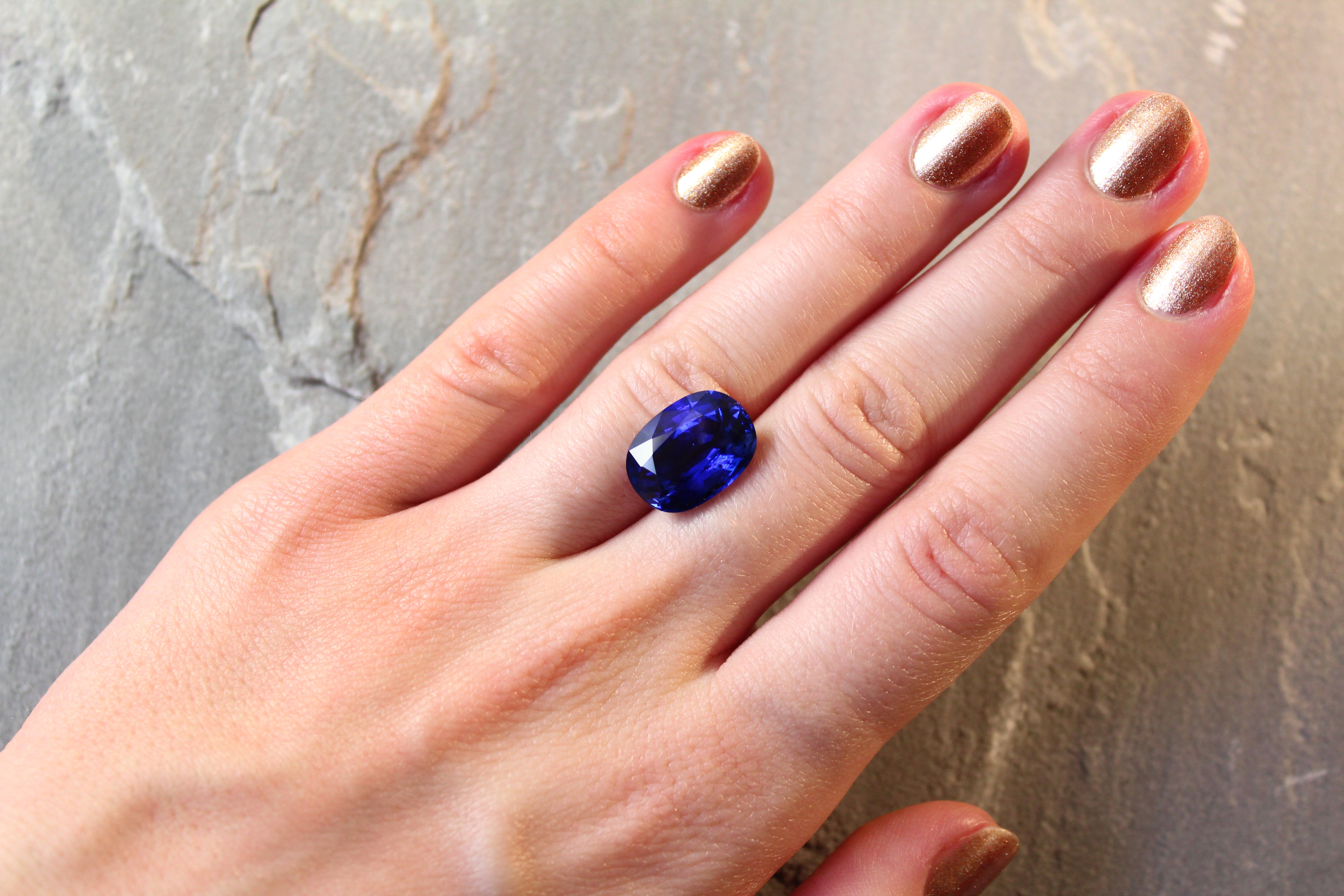 10.29ct Vivid, Royal Blue, Oval Sapphire, Sri Lanka - 14.84 x 10.99 x 7.01mm