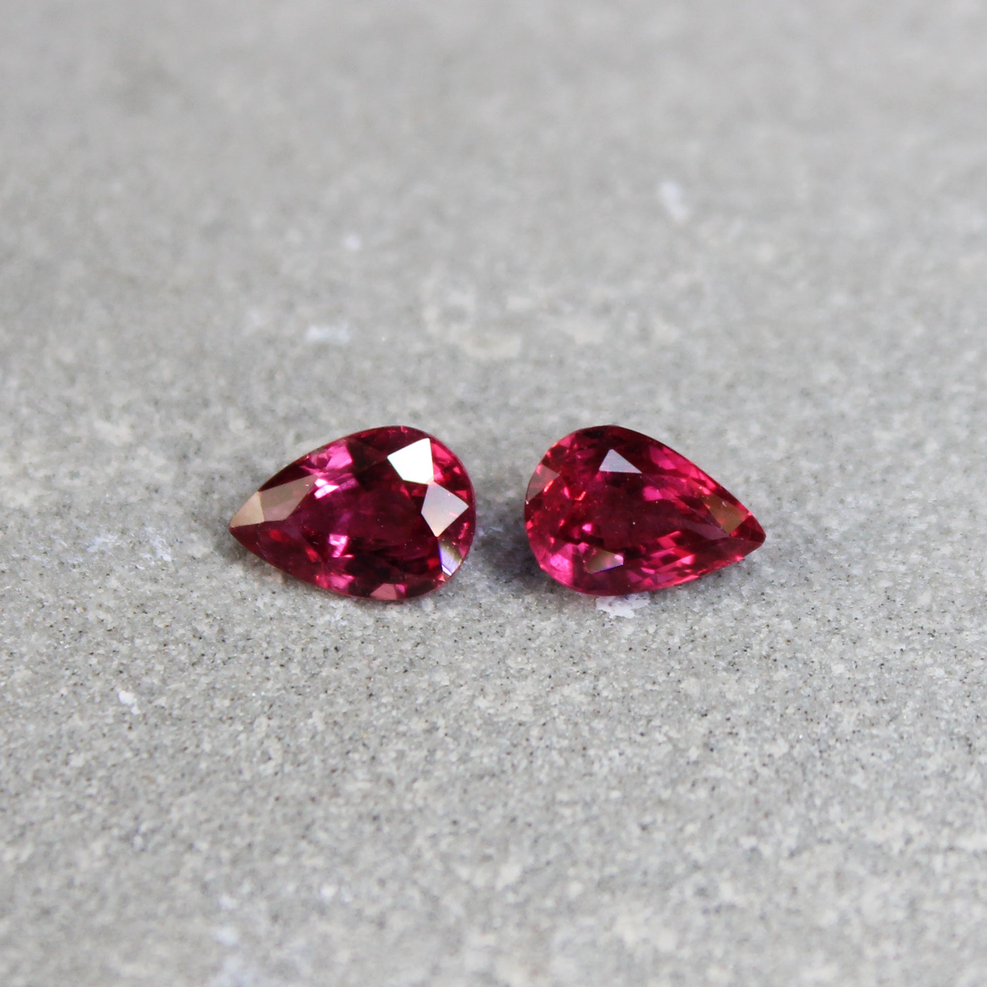 Ruby, Red, Pear Shape, Heated, Unknown
