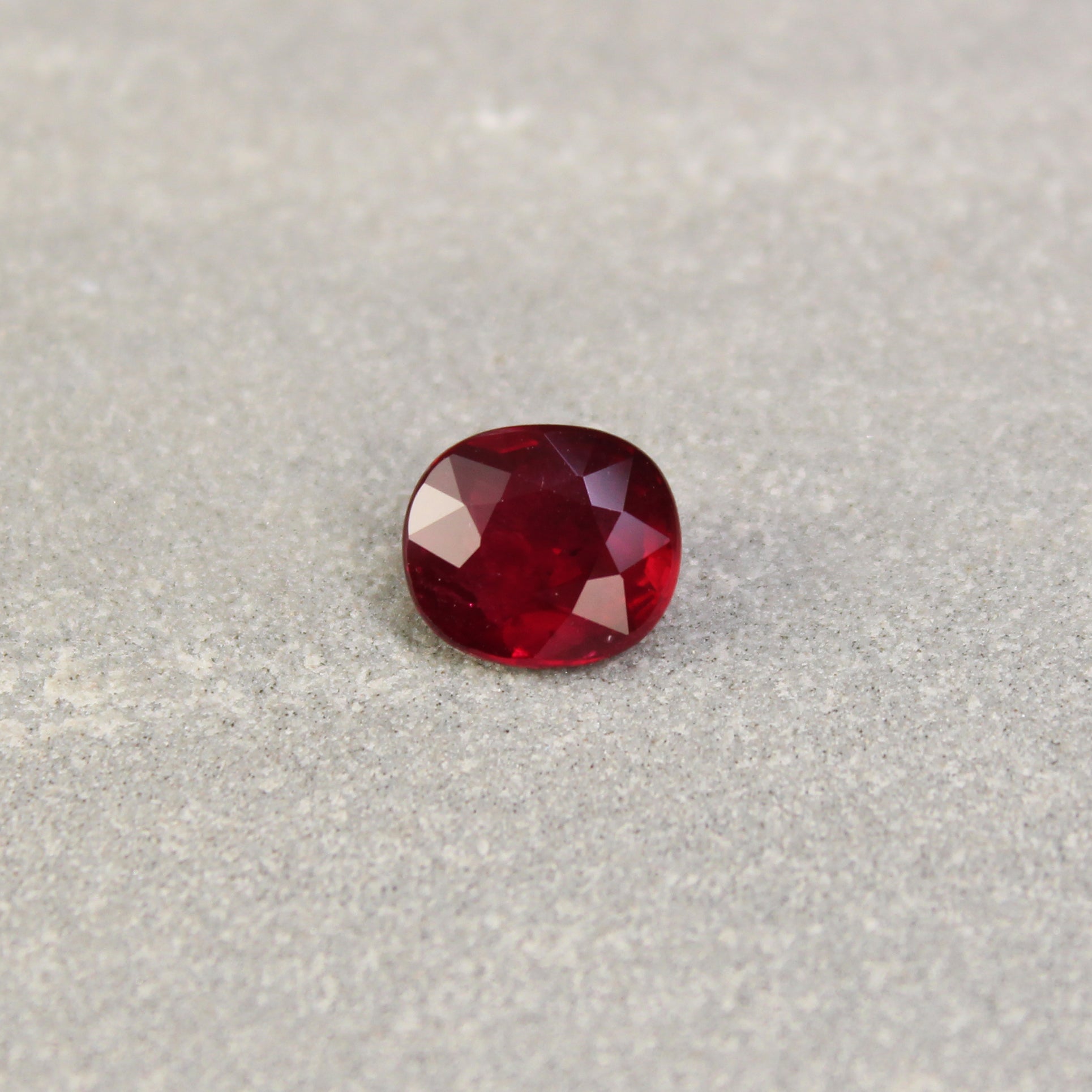 2.00ct Oval Ruby, H(b), Mozambique - 8.21 x 7.19 x 3.76mm