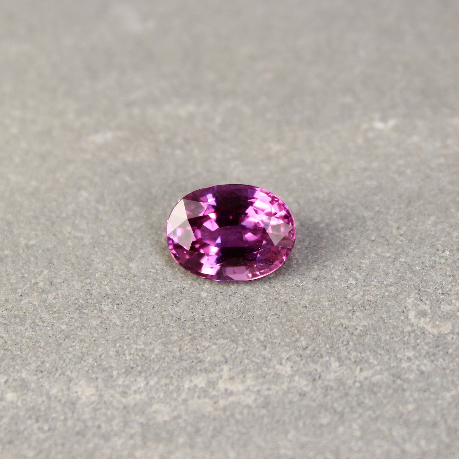 2.33ct Purplish Pink, Oval Sapphire, Heated, Madagascar - 9.00 x 6.77 x 4.34mm