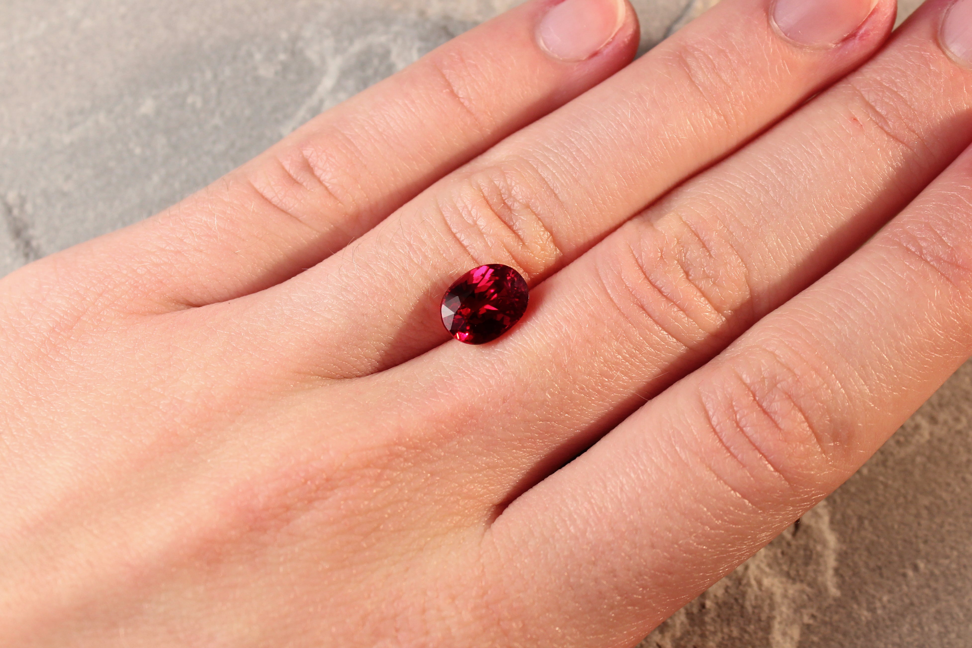 3.04ct Vivid, Pigeon's Blood Red, Oval Ruby, No Heat, Mozambique - 9.14 x 7.09 x 5.48mm