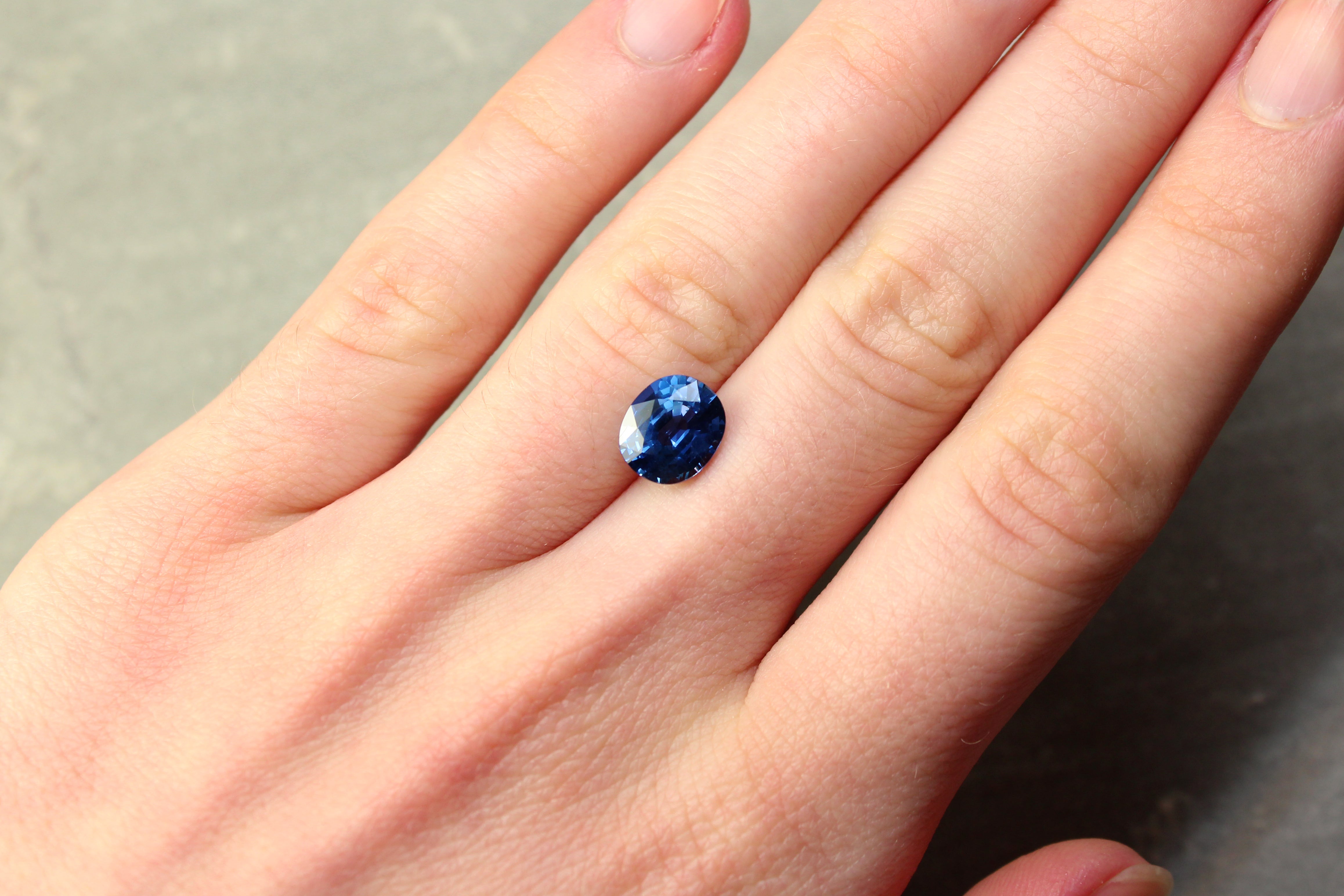 3.05ct Violetish Blue, Oval Sapphire, No Heat, Sri Lanka - 8.87 x 7.60 x 5.21mm