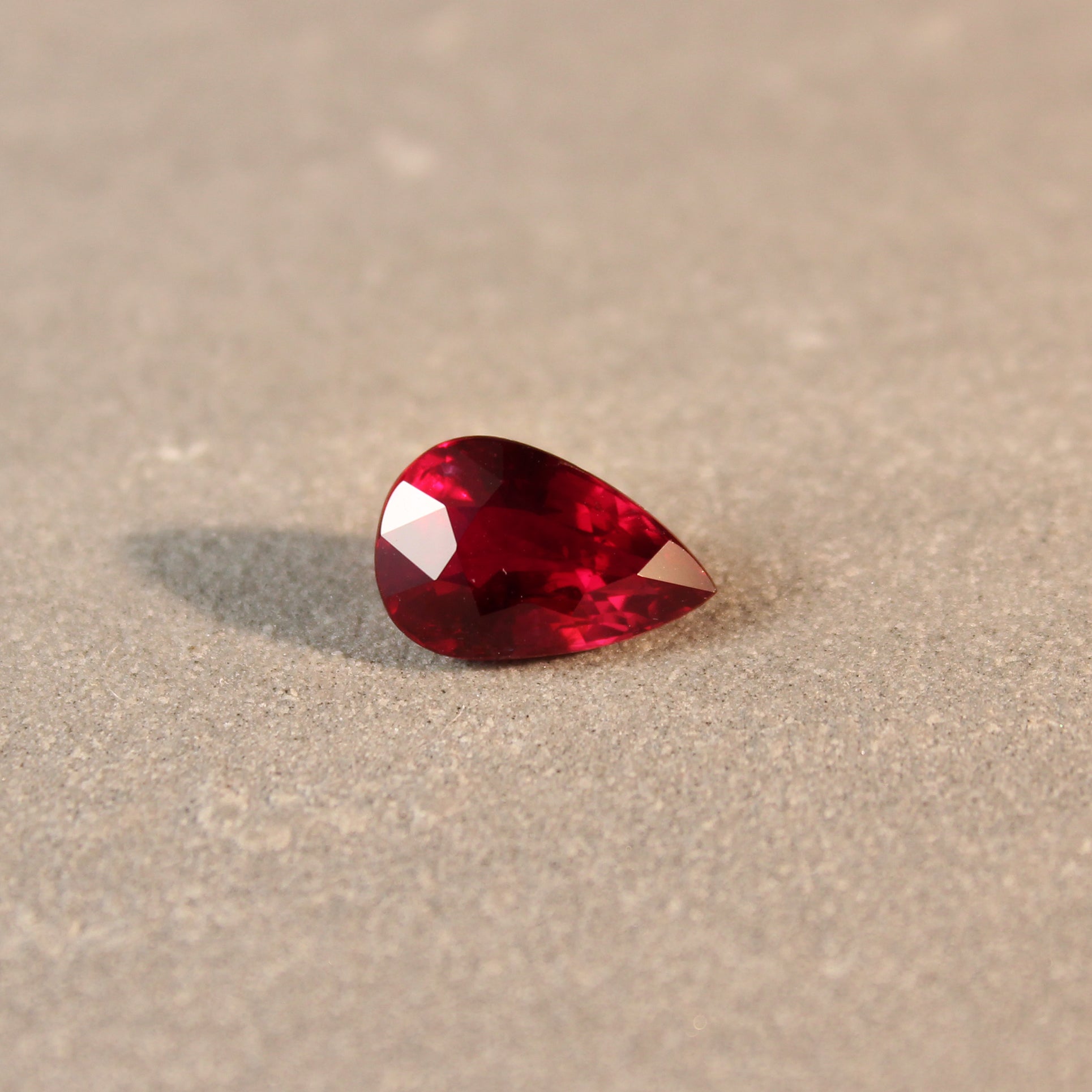 3.09ct Vivid Red, Pear Shape Ruby, No Heat, Mozambique - 10.98 x 7.14 x 5.07mm