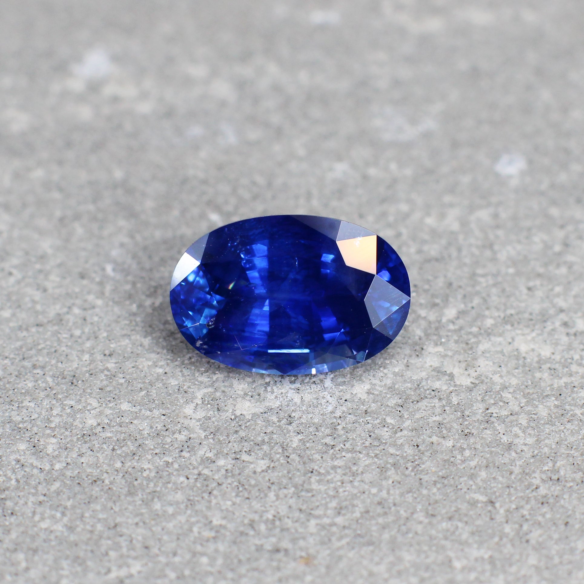 3.10ct Oval Sapphire, Thailand - 10.30 x 6.90 x 4.90mm
