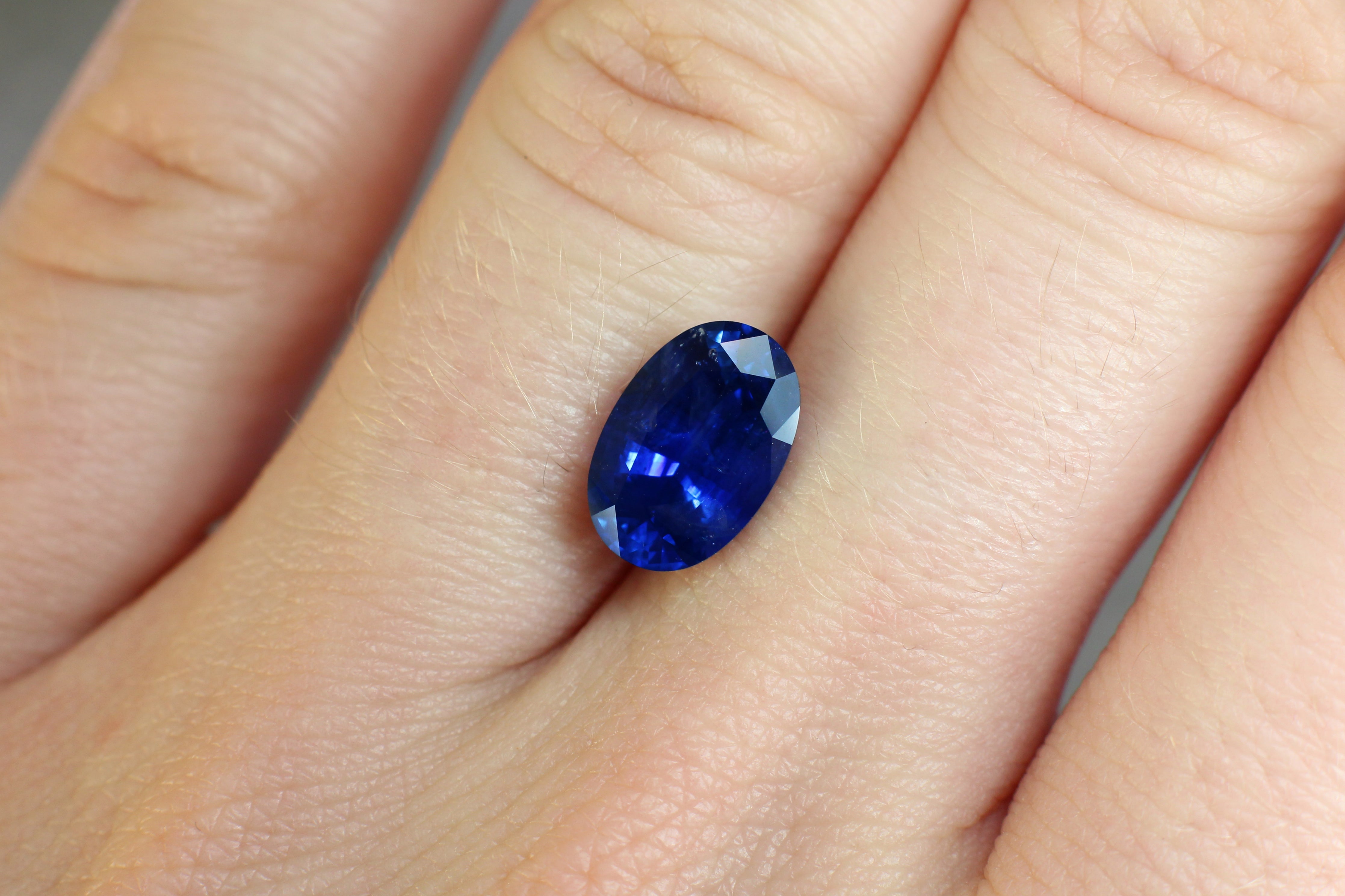 3.10ct Oval Sapphire, Thailand - 10.30 x 6.90 x 4.90mm