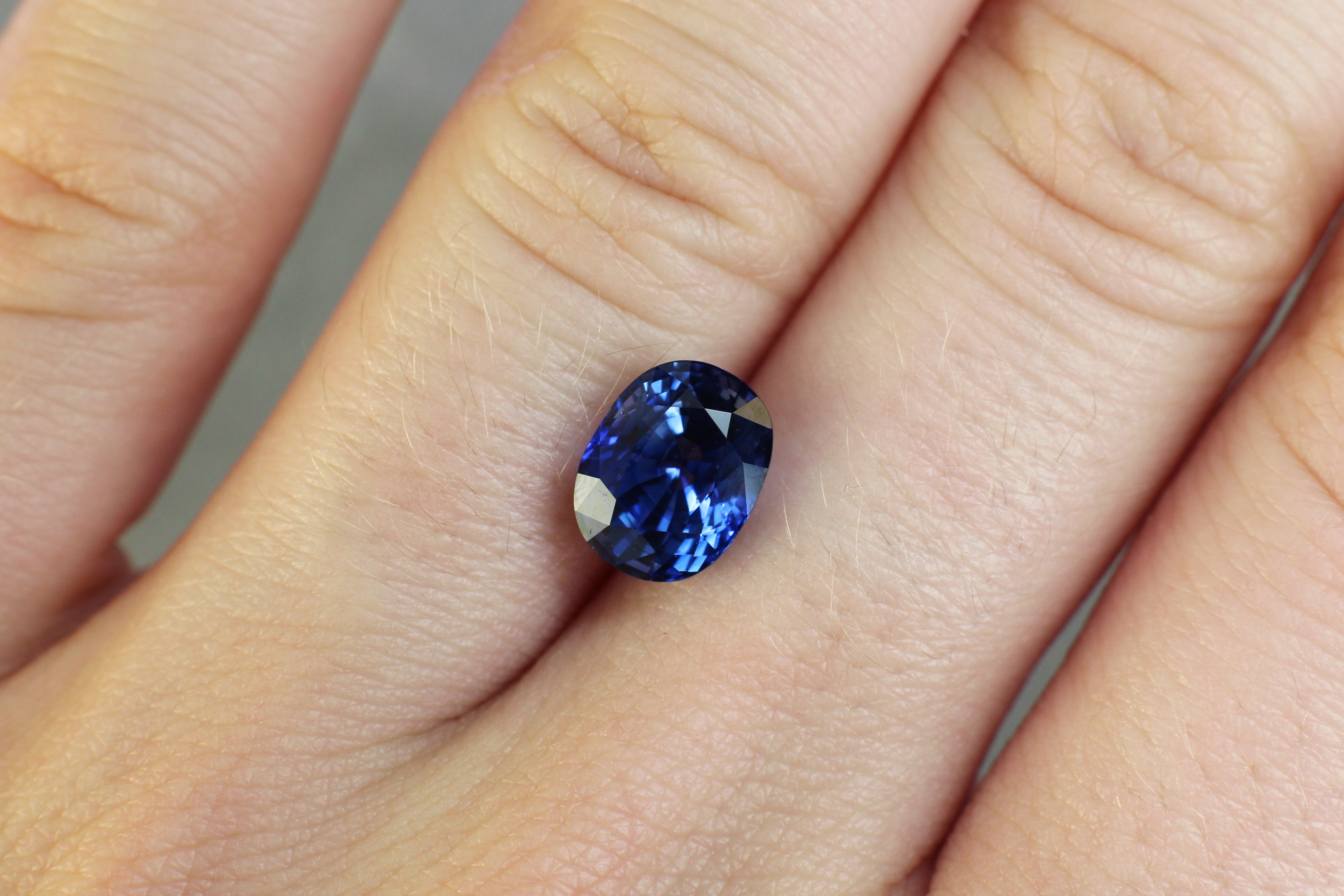 3.21ct Oval Sapphire, Sri Lanka - 8.96 x 6.91 x 5.99mm