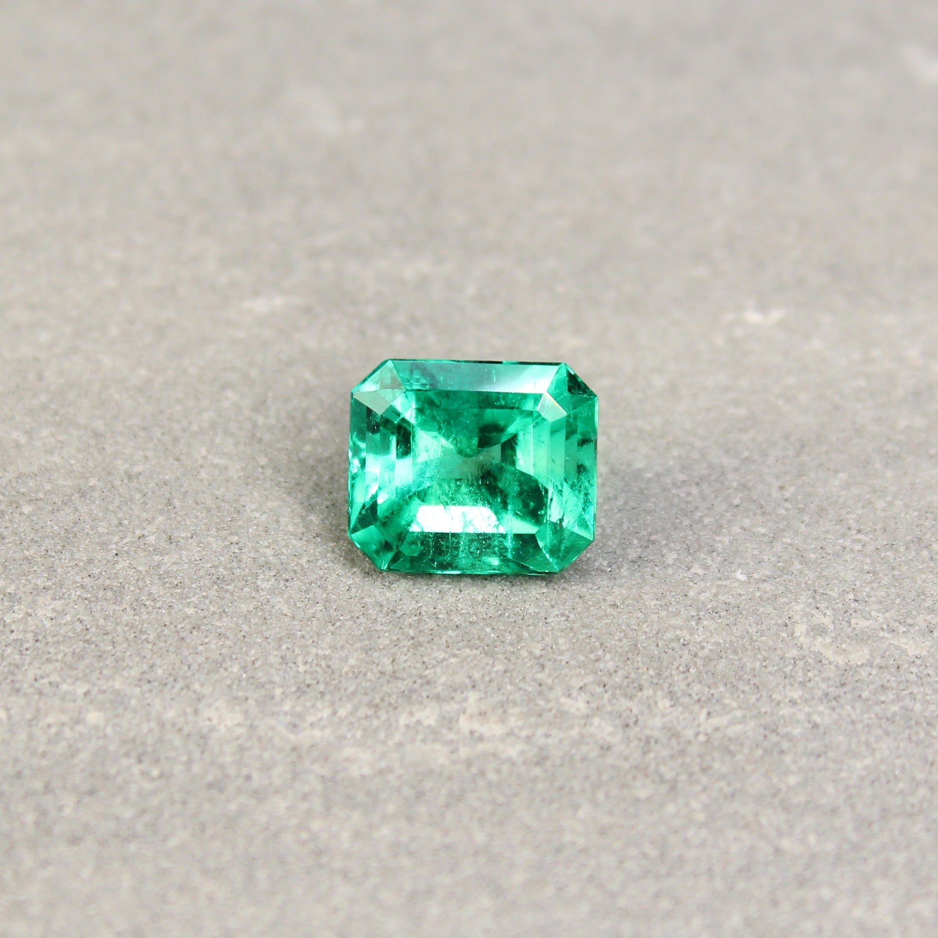 3.25ct Octagon Emerald, Colombia - 9.73 x 8.47 x 6.47mm