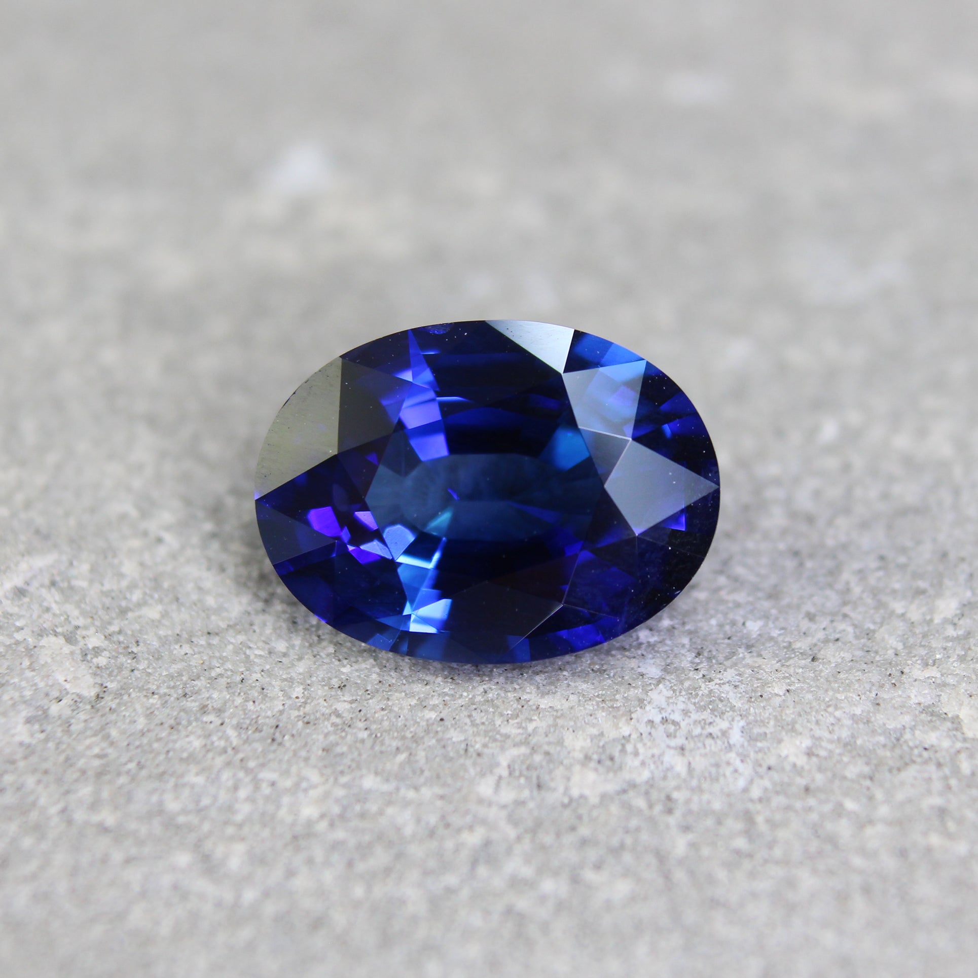 3.80ct Vivid, Royal Blue, Oval Sapphire, Sri Lanka - 11.27 x 8.33 x 4.92mm