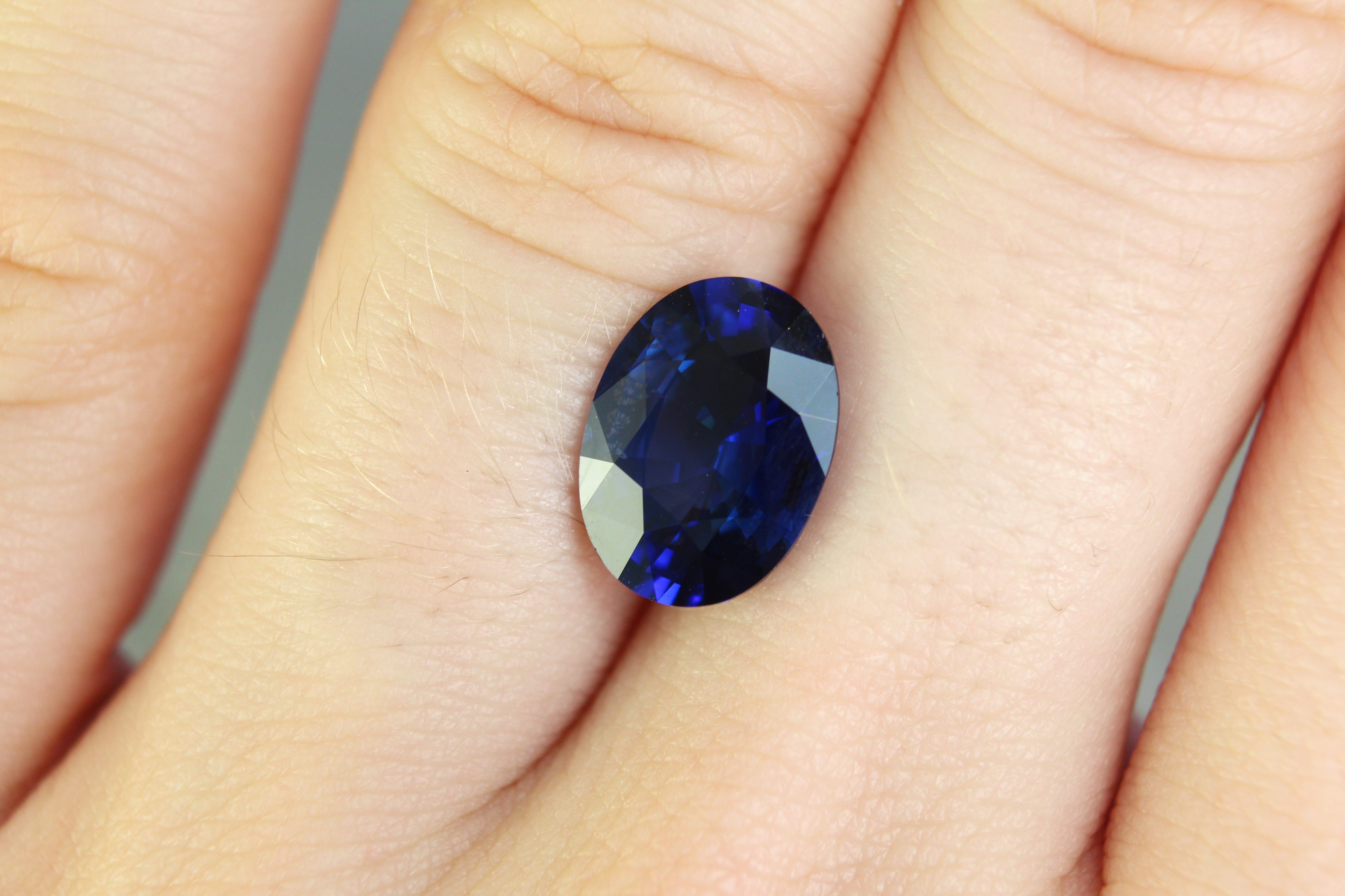 3.80ct Vivid, Royal Blue, Oval Sapphire, Sri Lanka - 11.27 x 8.33 x 4.92mm