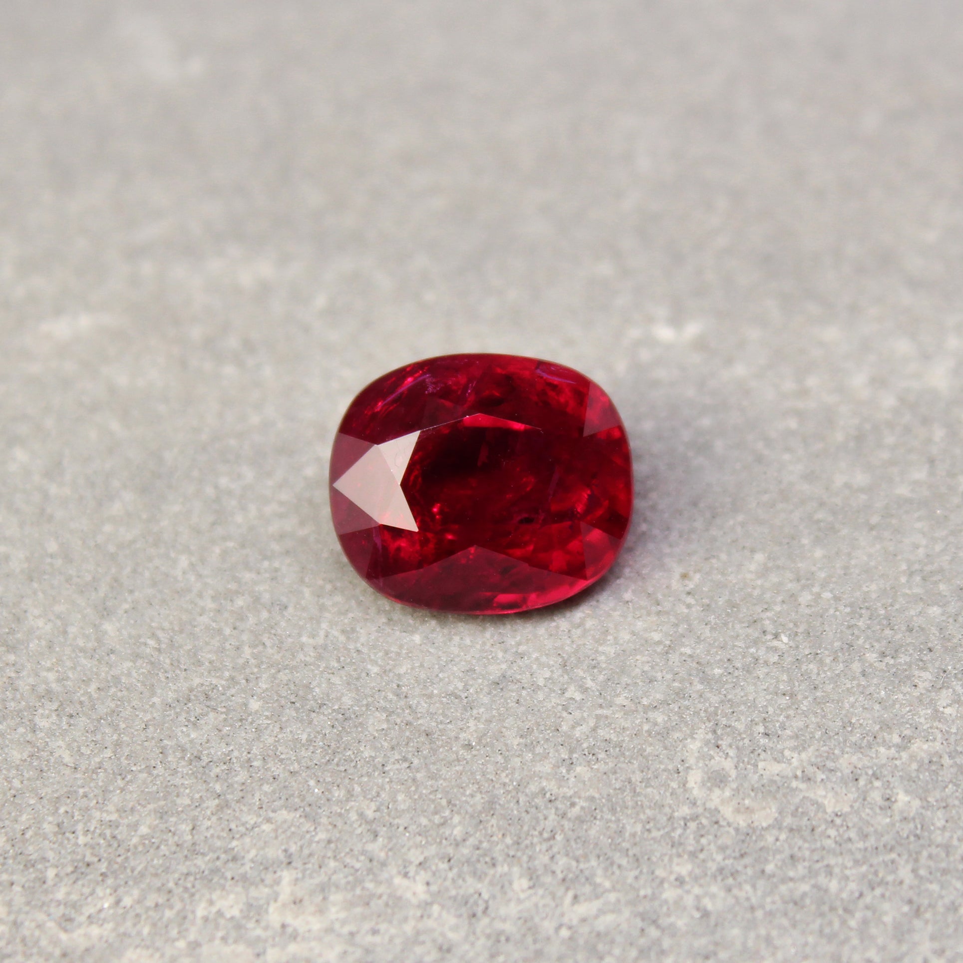 4.05ct Vivid Red, Oval Ruby, Mozambique - 9.92 x 8.53 x 5.05mm