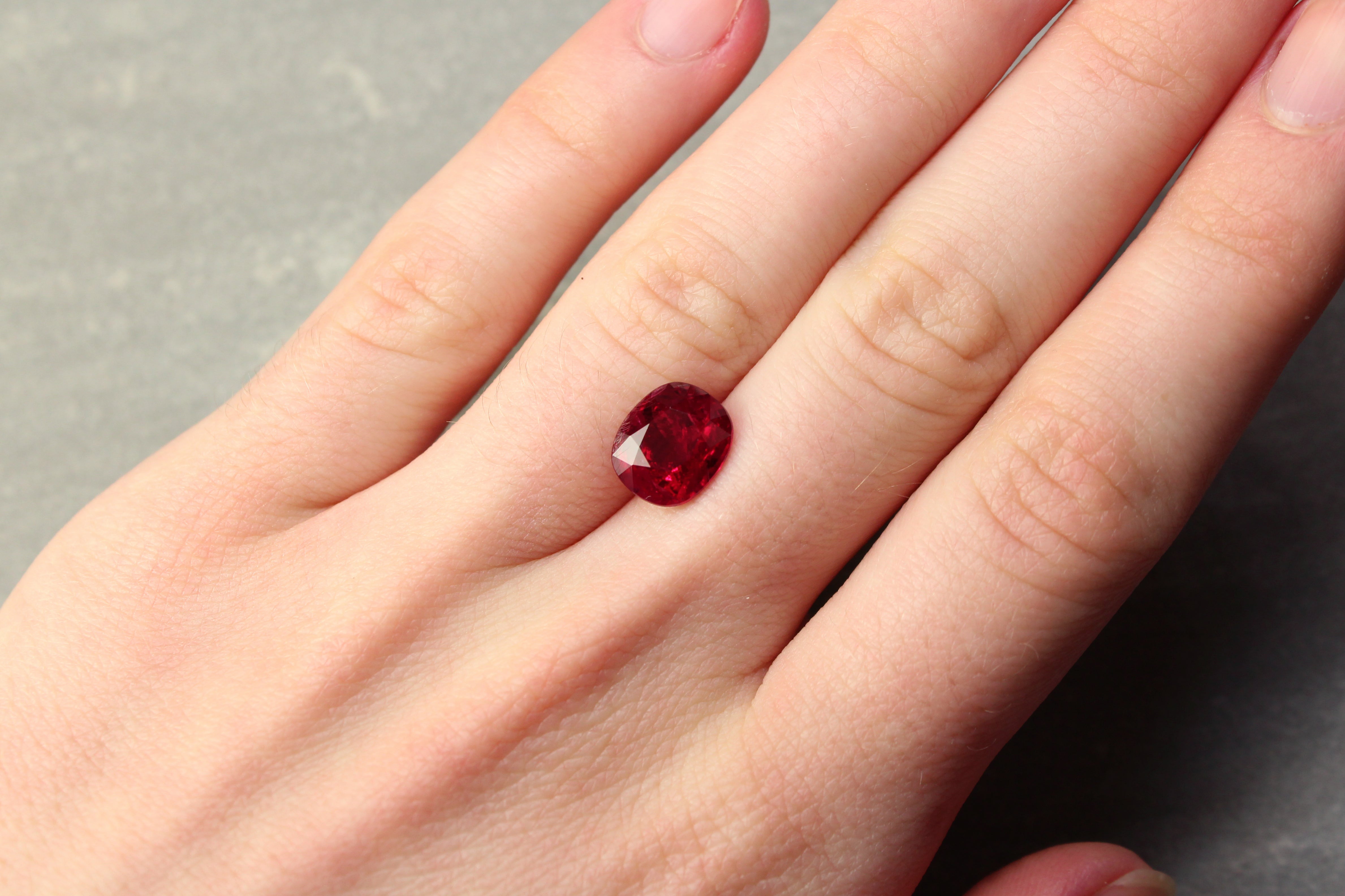 4.05ct Vivid Red, Oval Ruby, Mozambique - 9.92 x 8.53 x 5.05mm