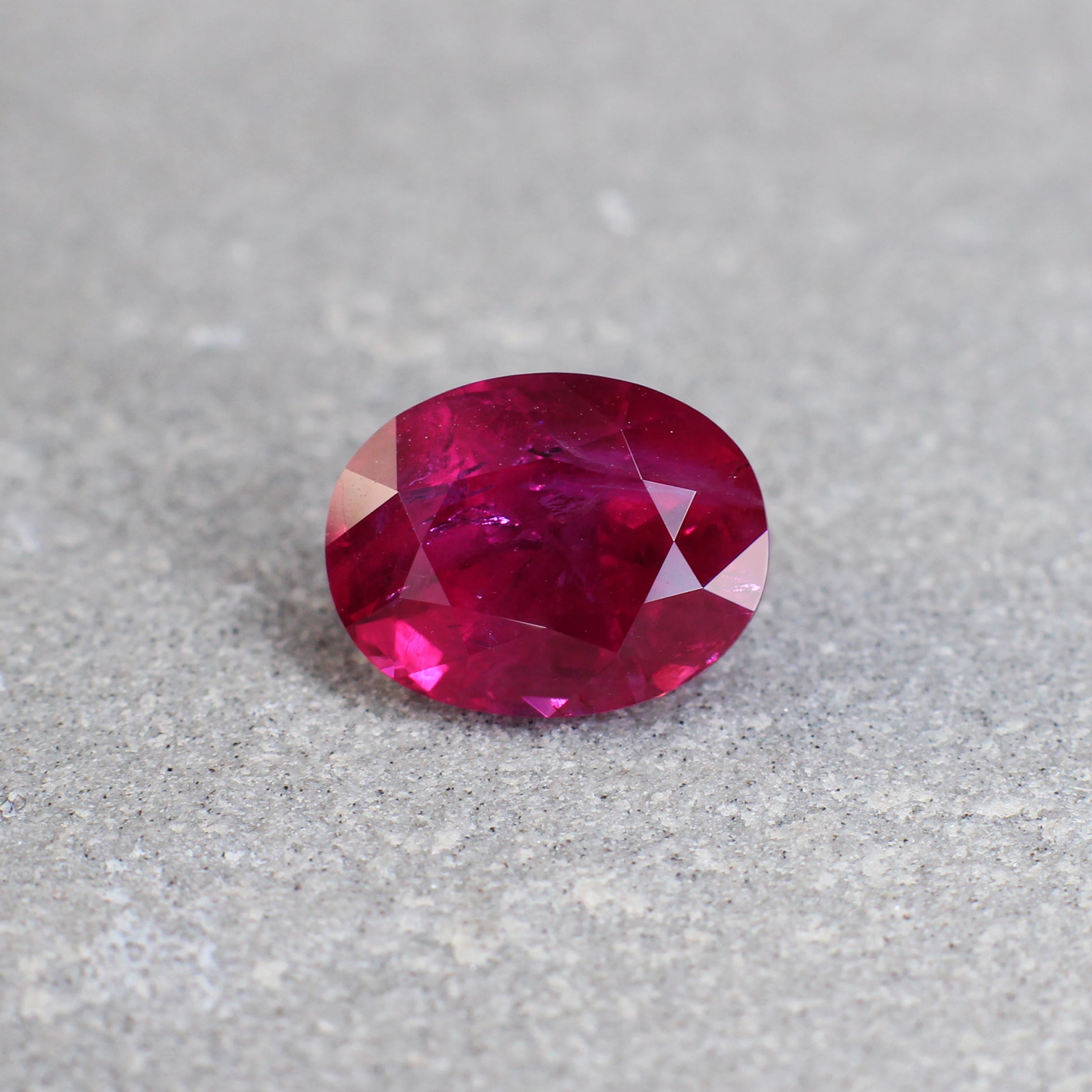4.14ct Oval Ruby, Thailand - 10.11 x 7.85 x 6.05mm