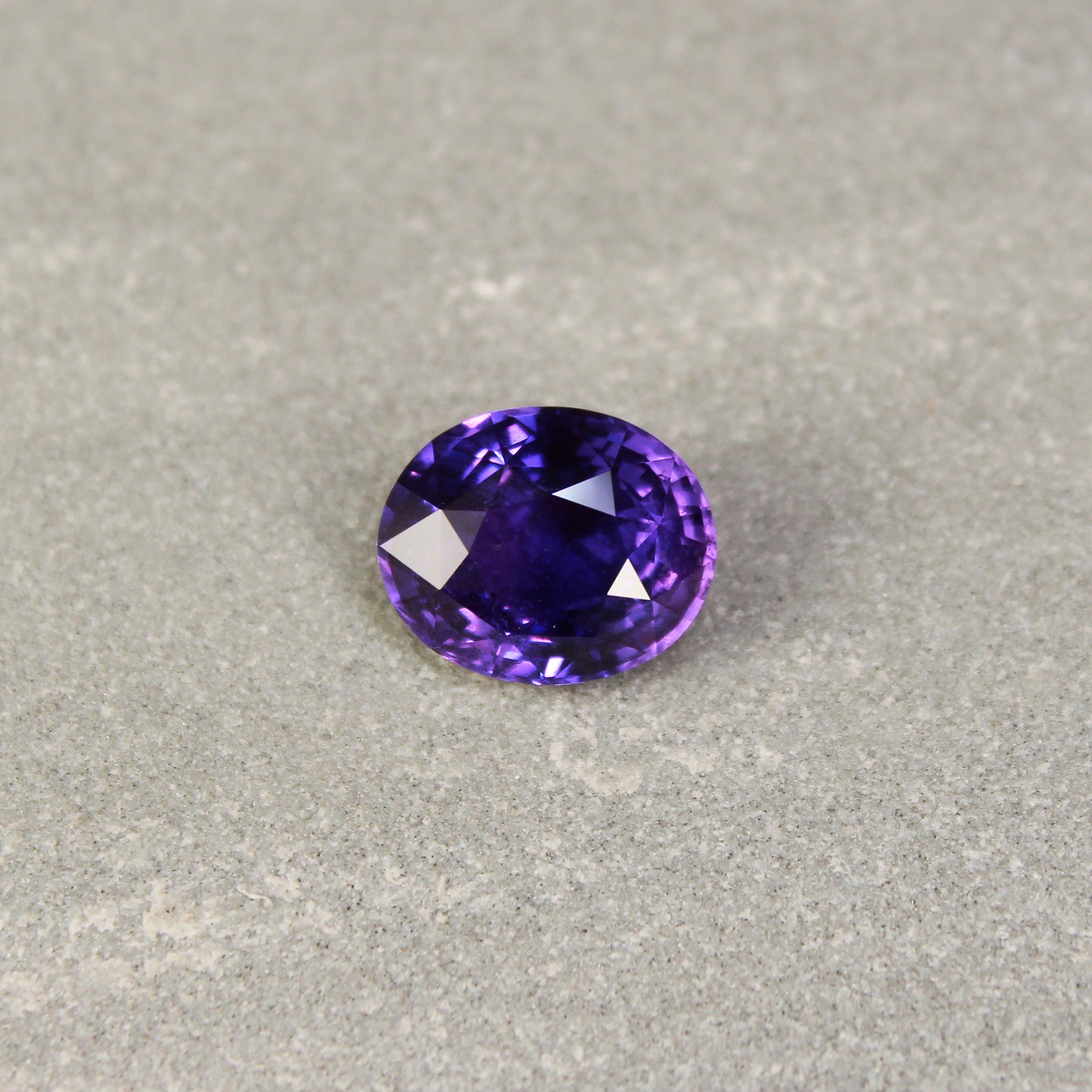 4.52ct Oval, Purple Sapphire, No Heat, Madagascar - 10.80 x 8.88 x 5.62mm