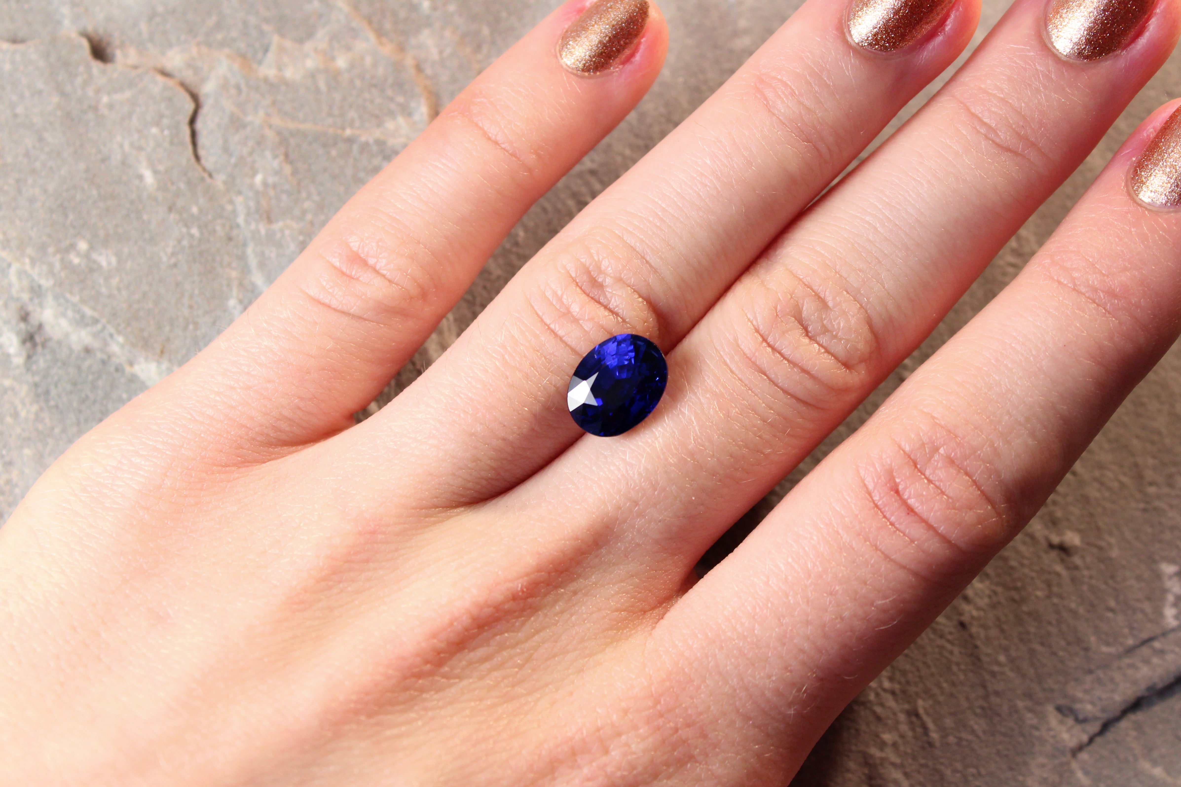 5.04ct Vivid Blue, Oval Sapphire - 10.65 x 8.33 x 6.62mm