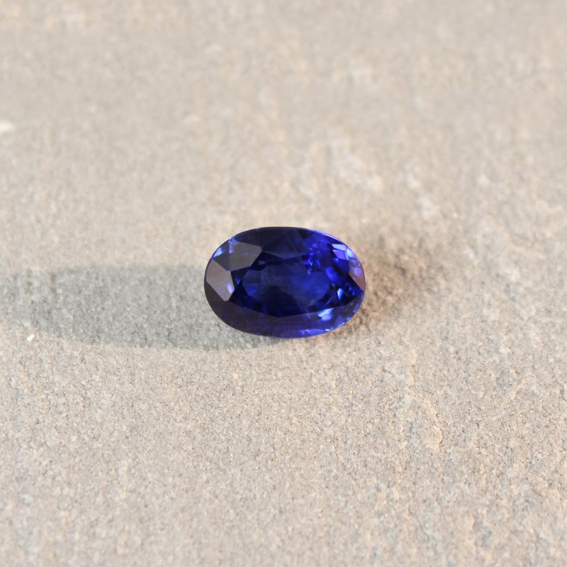 5.20ct Vivid, Royal Blue, Oval Sapphire, Sri Lanka - 11.21 x 8.04 x 6.08mm