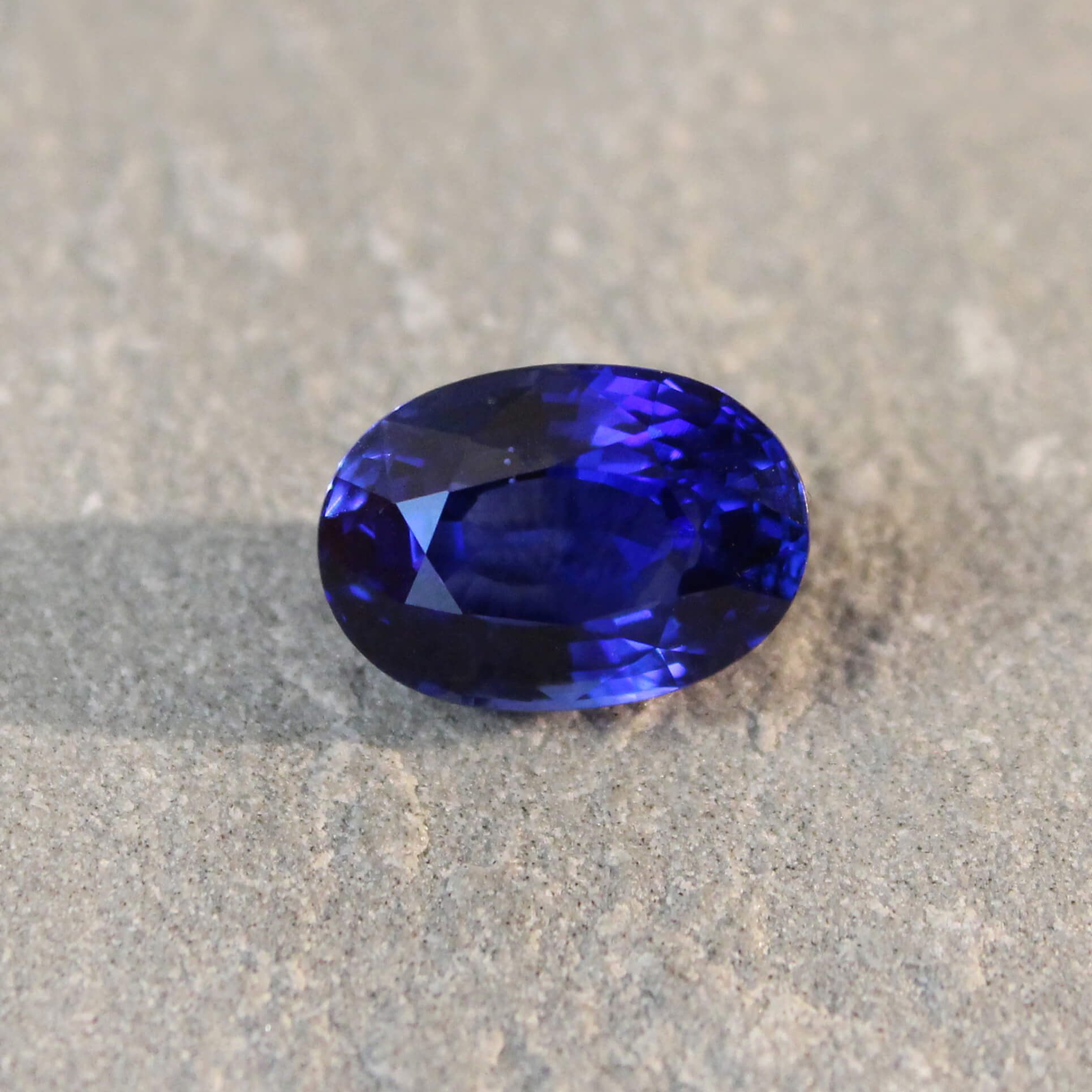 7.51ct Vivid, Royal Blue, Oval Sapphire, Sri Lanka - 12.77 x 9.04 x 7.04mm