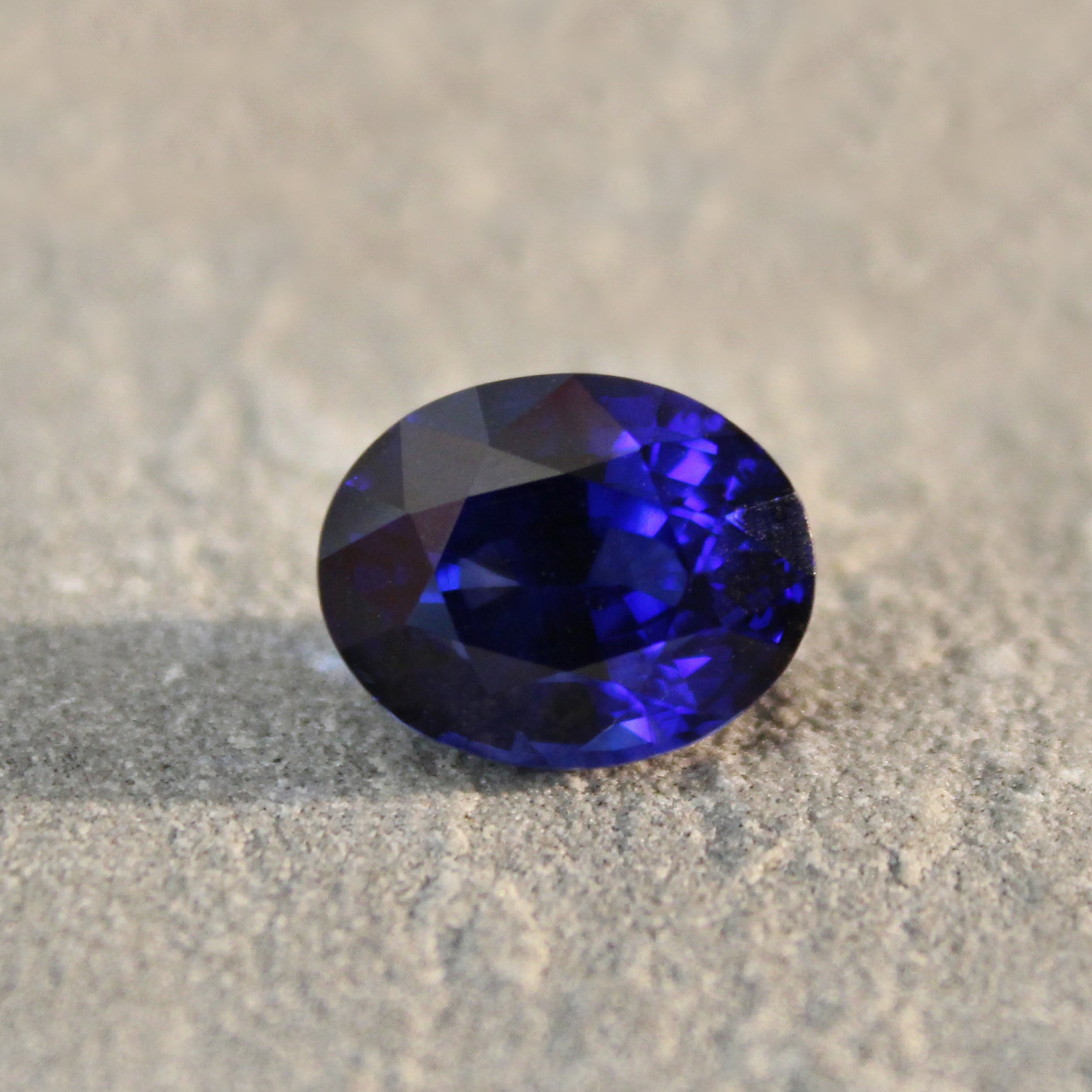 7.70ct Vivid, Royal Blue Oval Sapphire, Sri Lanka - 12.29 x 9.74 x 7.72mm