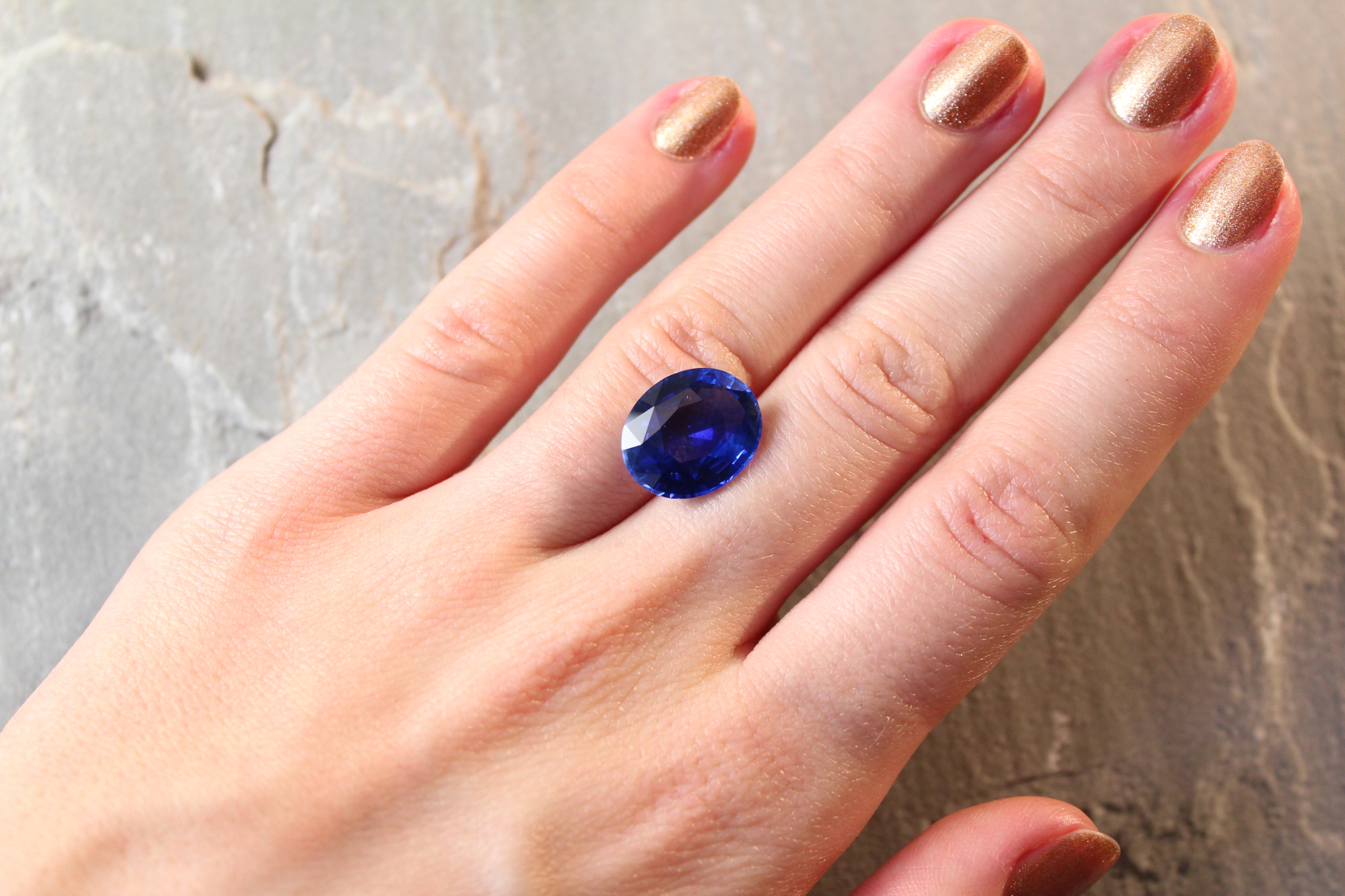 9.59ct Vivid, Royal Blue, Oval Sapphire, Sri Lanka - 14.17 x 12.23 x 6.45mm