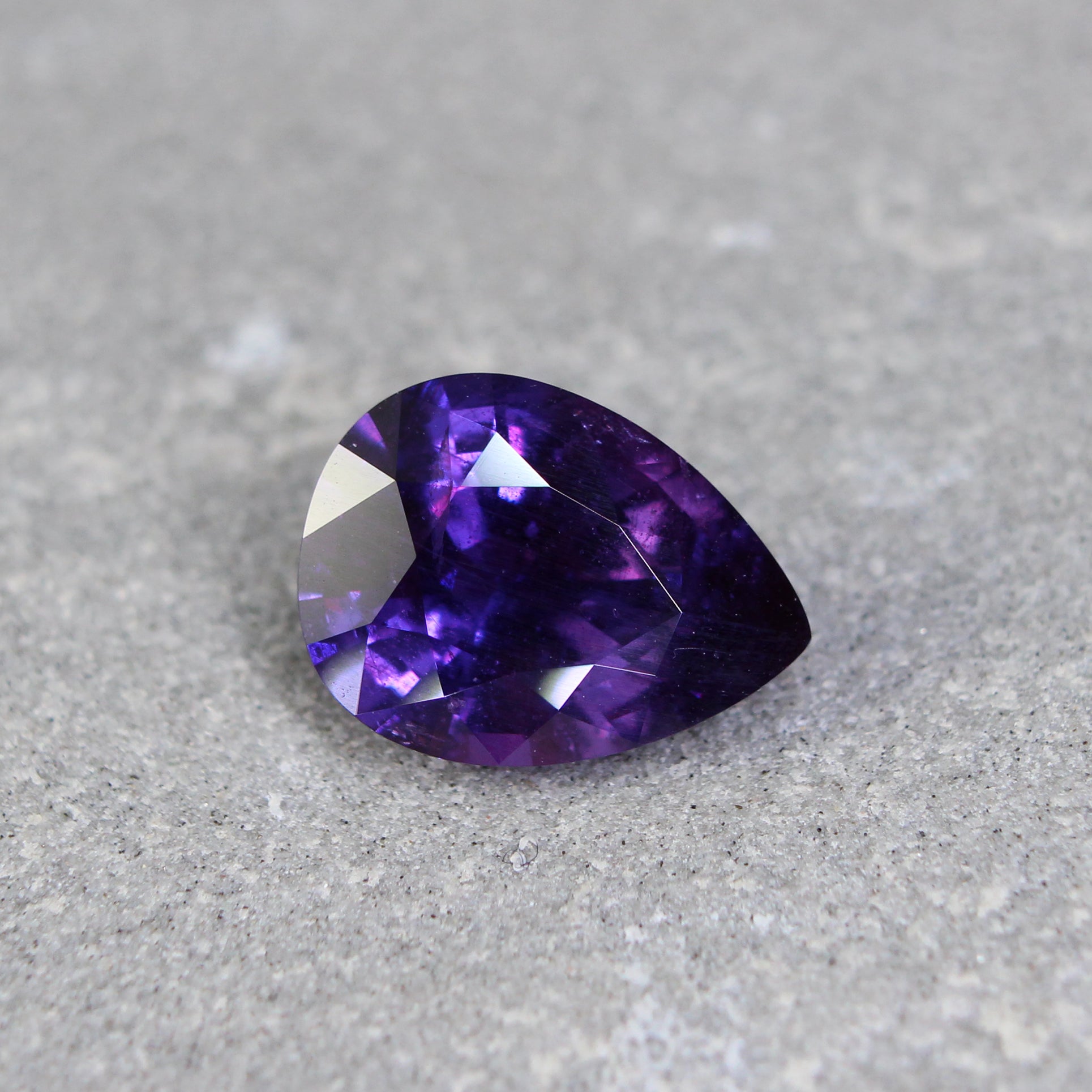 3.11ct Violetish Blue / Purple, Pear Shape Colour Change Sapphire, No Heat, Madagascar - 10.87 x 8.16 x 4.94mm