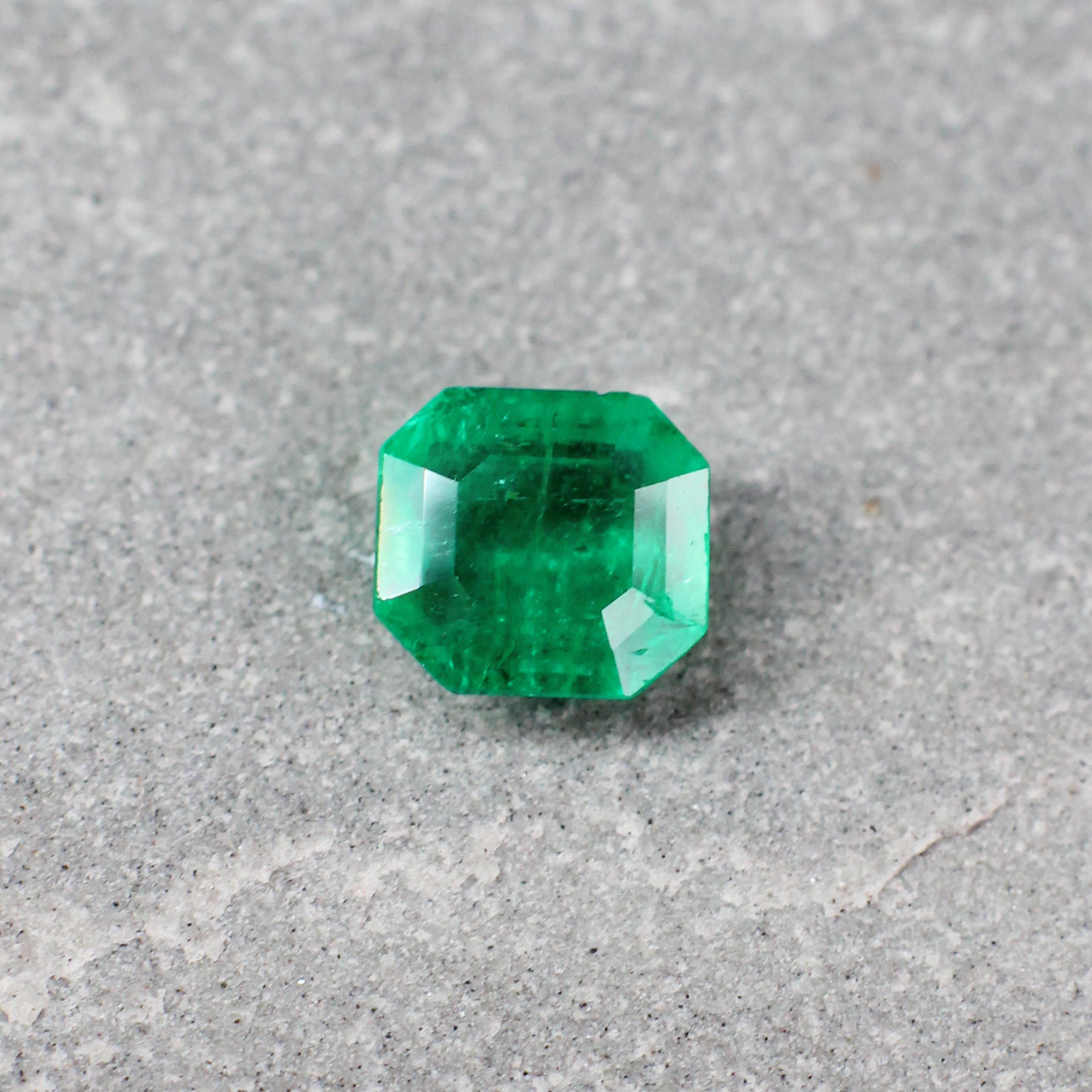 1.34ct Octagon Emerald, Moderate Resin, Colombia - 6.85 x 6.32 x 3.78mm