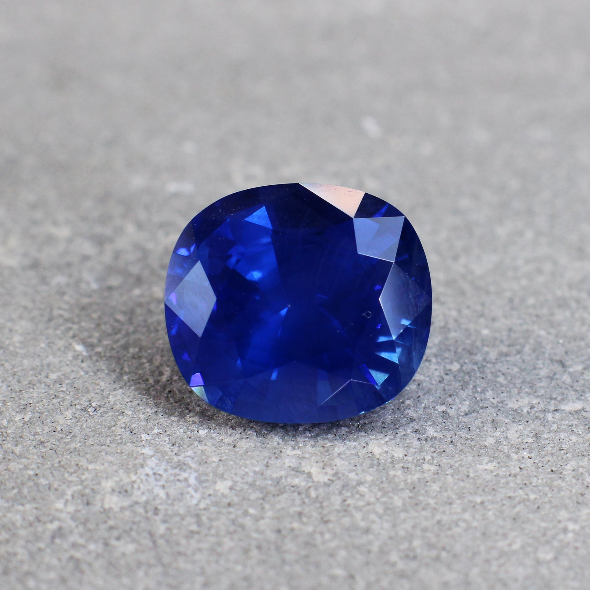 8.53ct Vivid, Royal Blue, Cushion Sapphire, Sri Lanka - 12.31 x 11.09 x 7.71mm