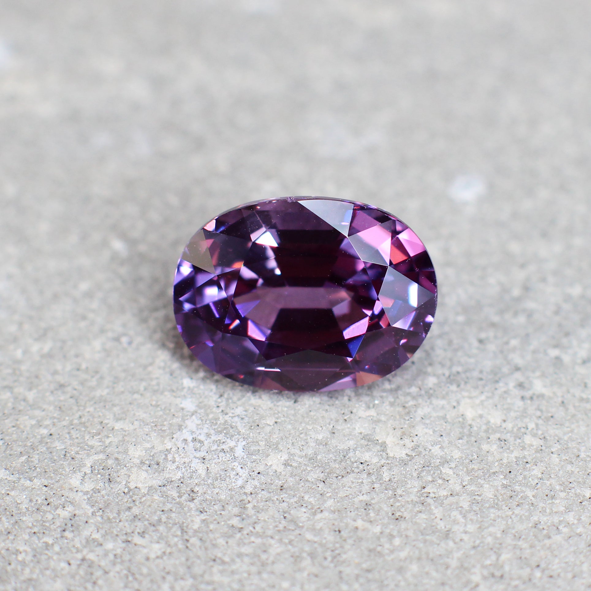 3.06ct Purple, Oval Sapphire, No Heat, Sri Lanka - 9.86 x 7.29 x 4.97mm